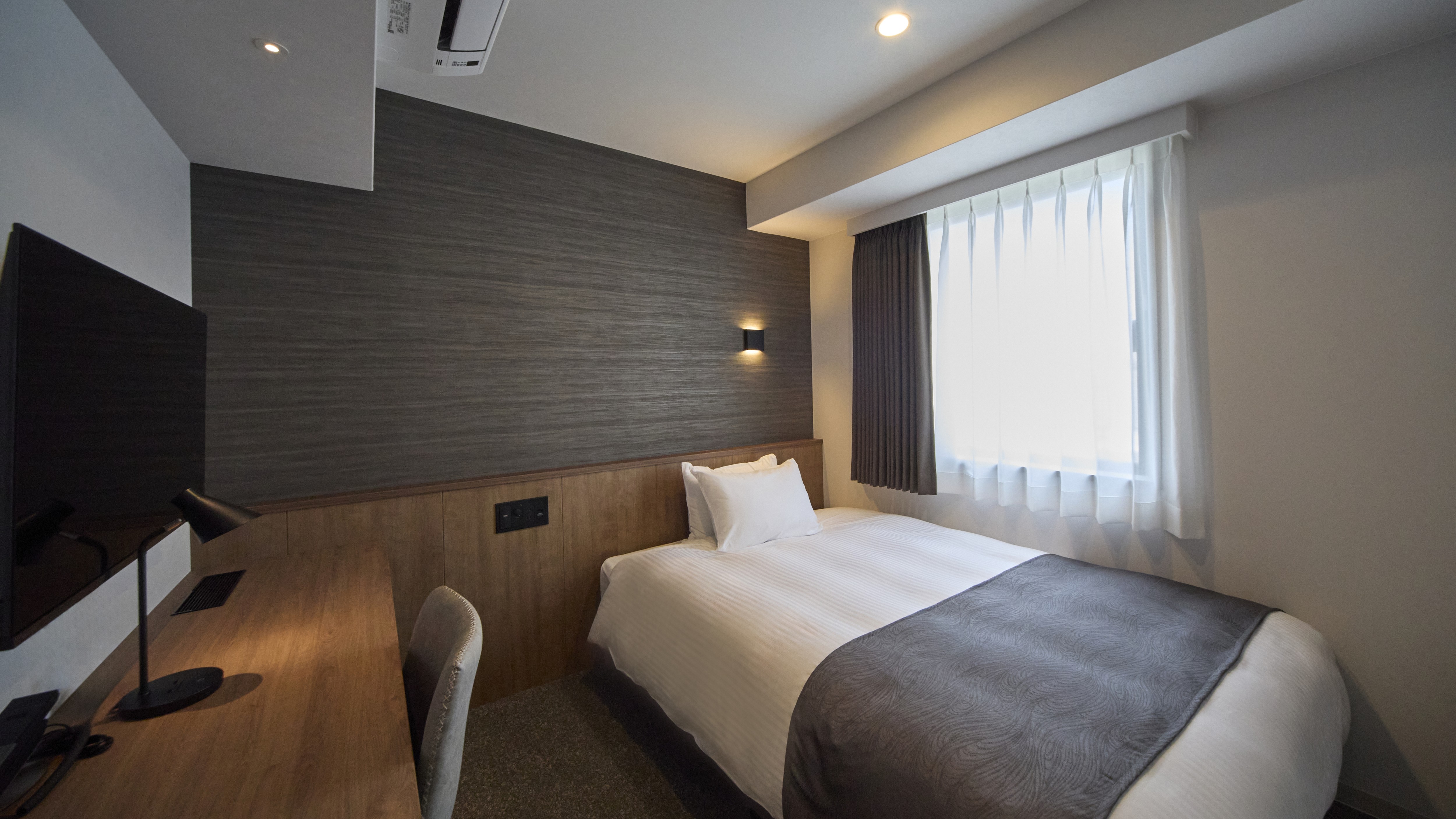 ◇禁煙◇シングルルーム｜13㎡｜シモンズ製ベッド幅110㎝