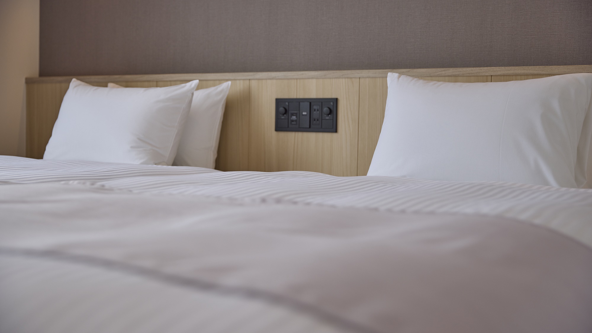 枕元コンセントスイッチ