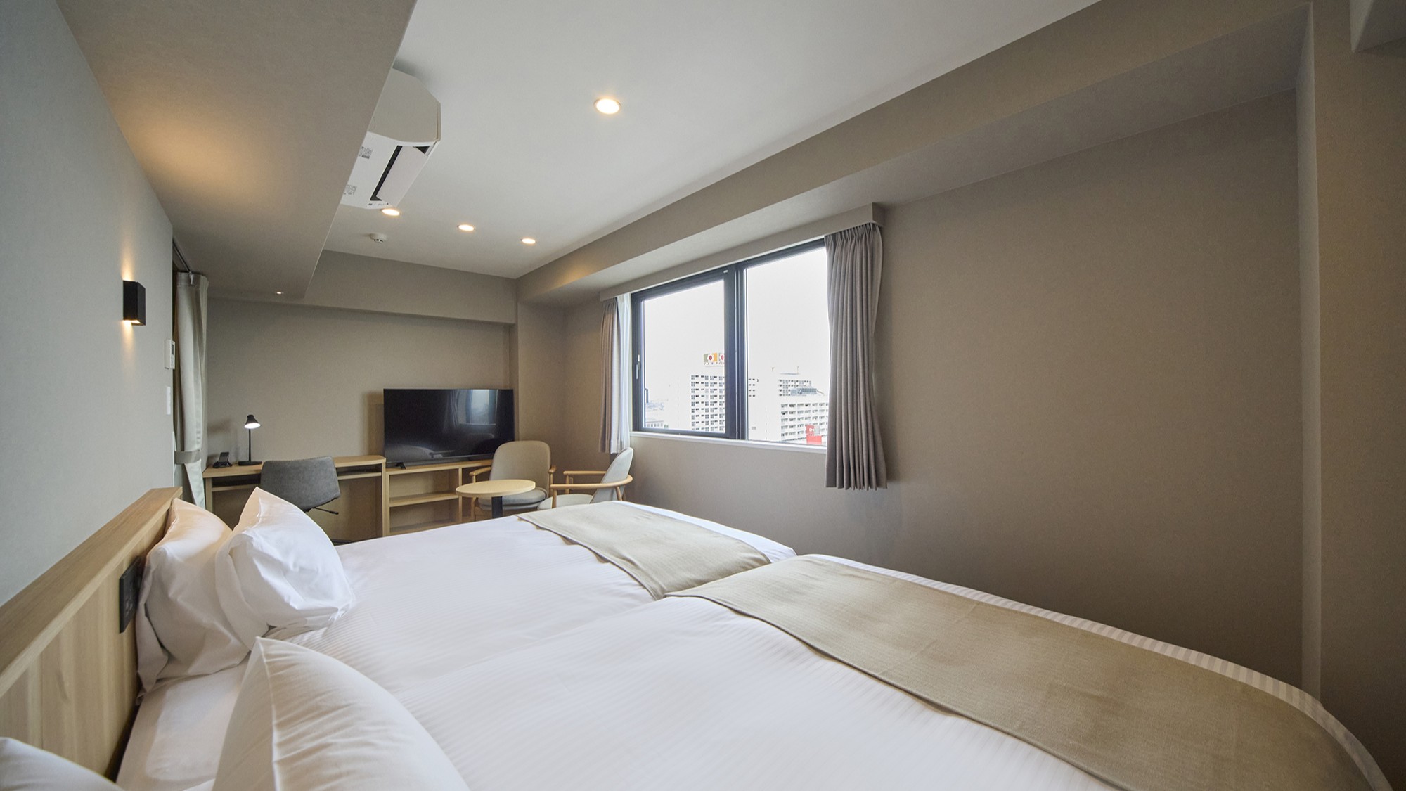◇禁煙◇スーペリアツインルーム【最上階】｜シモンズ製140㎝ベッド2台