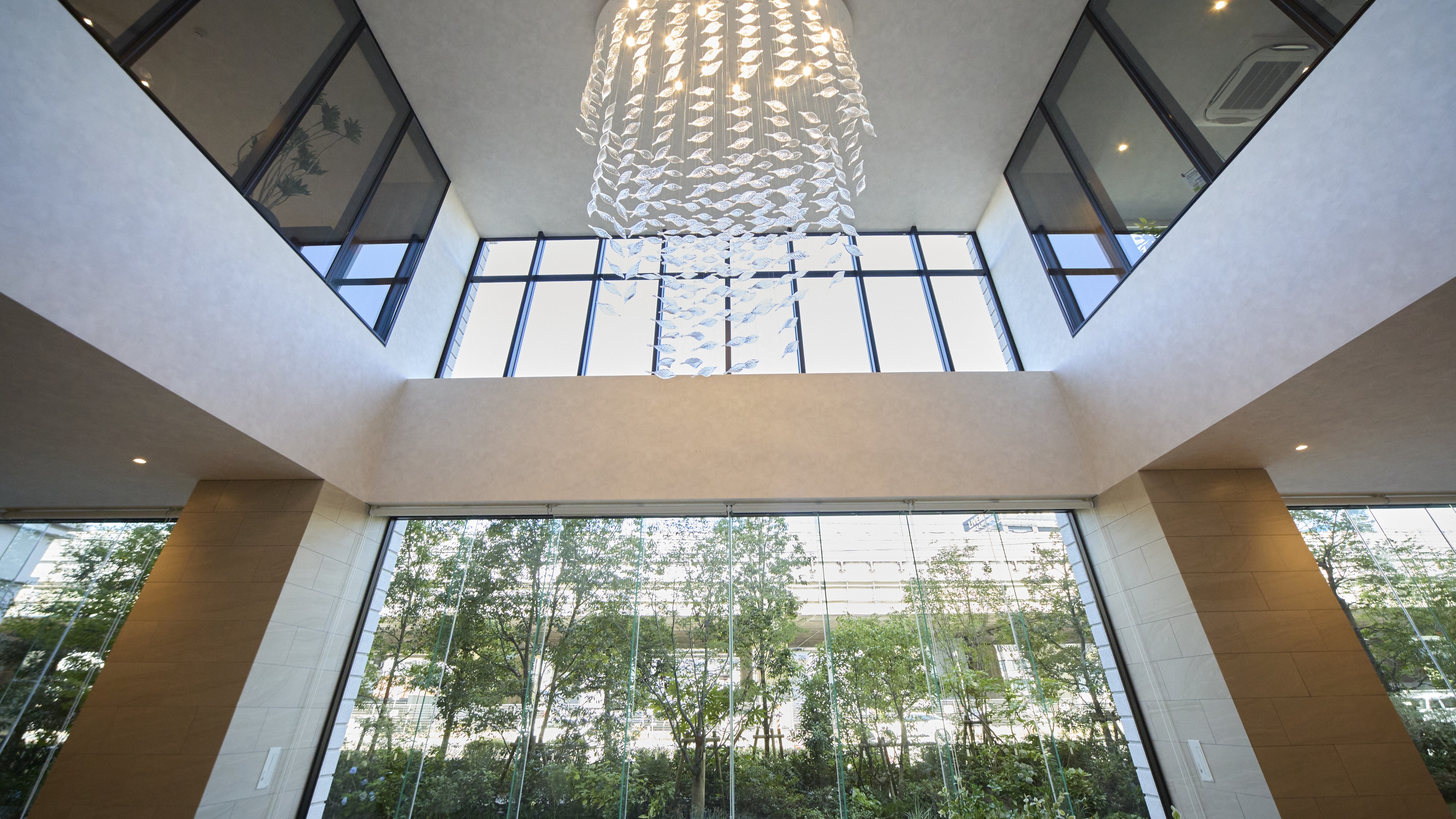 吹き抜けシャンデリア