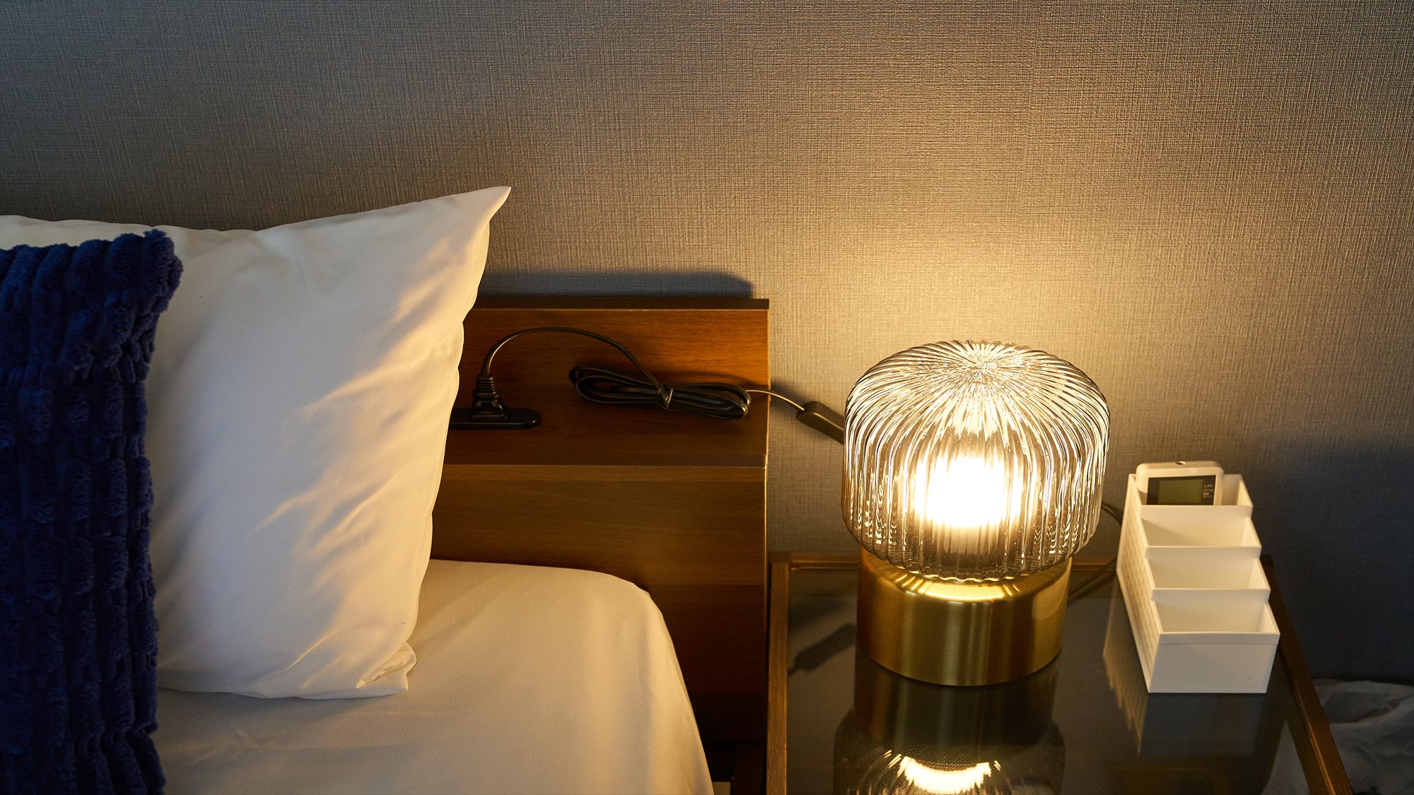 寝室①：ダブルベッド1台