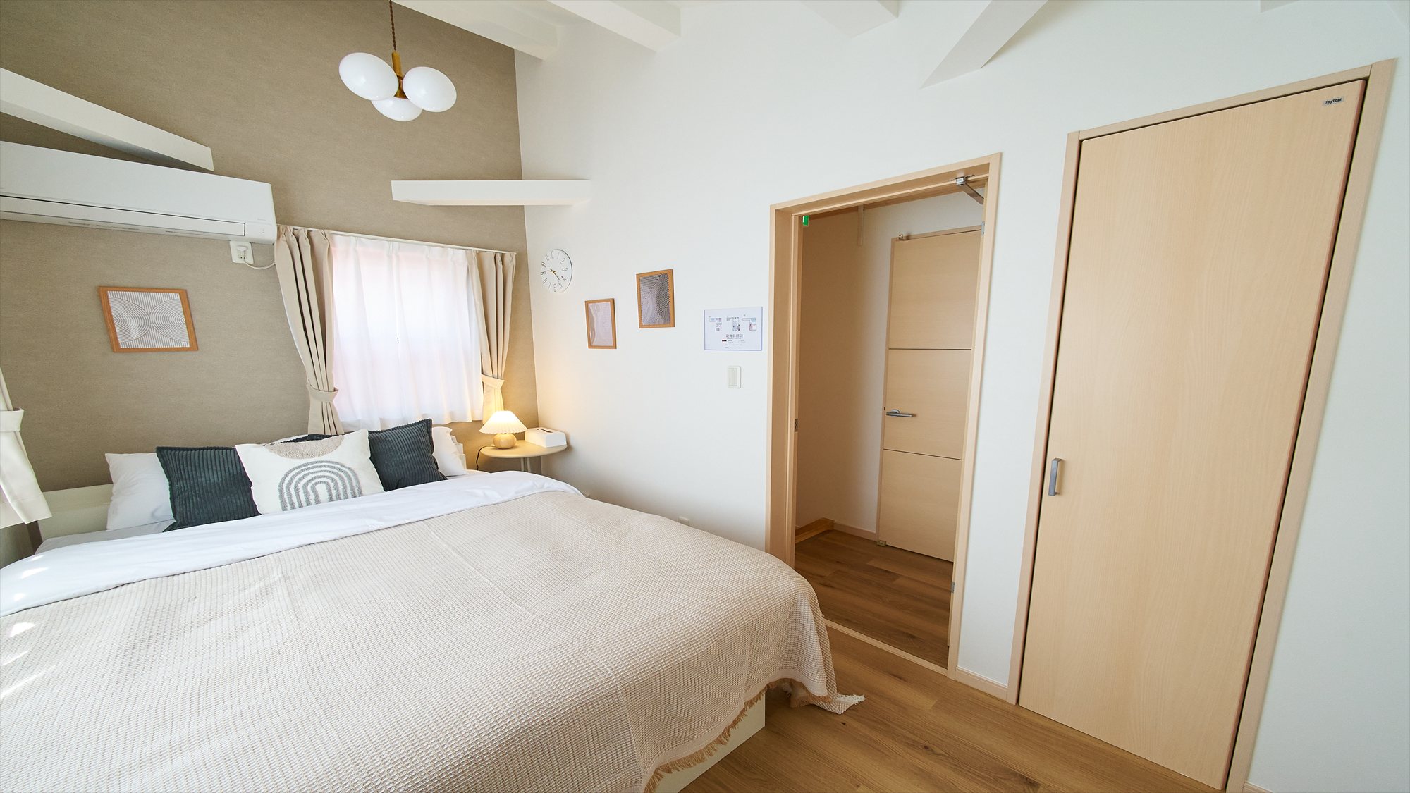 寝室③：ダブルベッド1台
