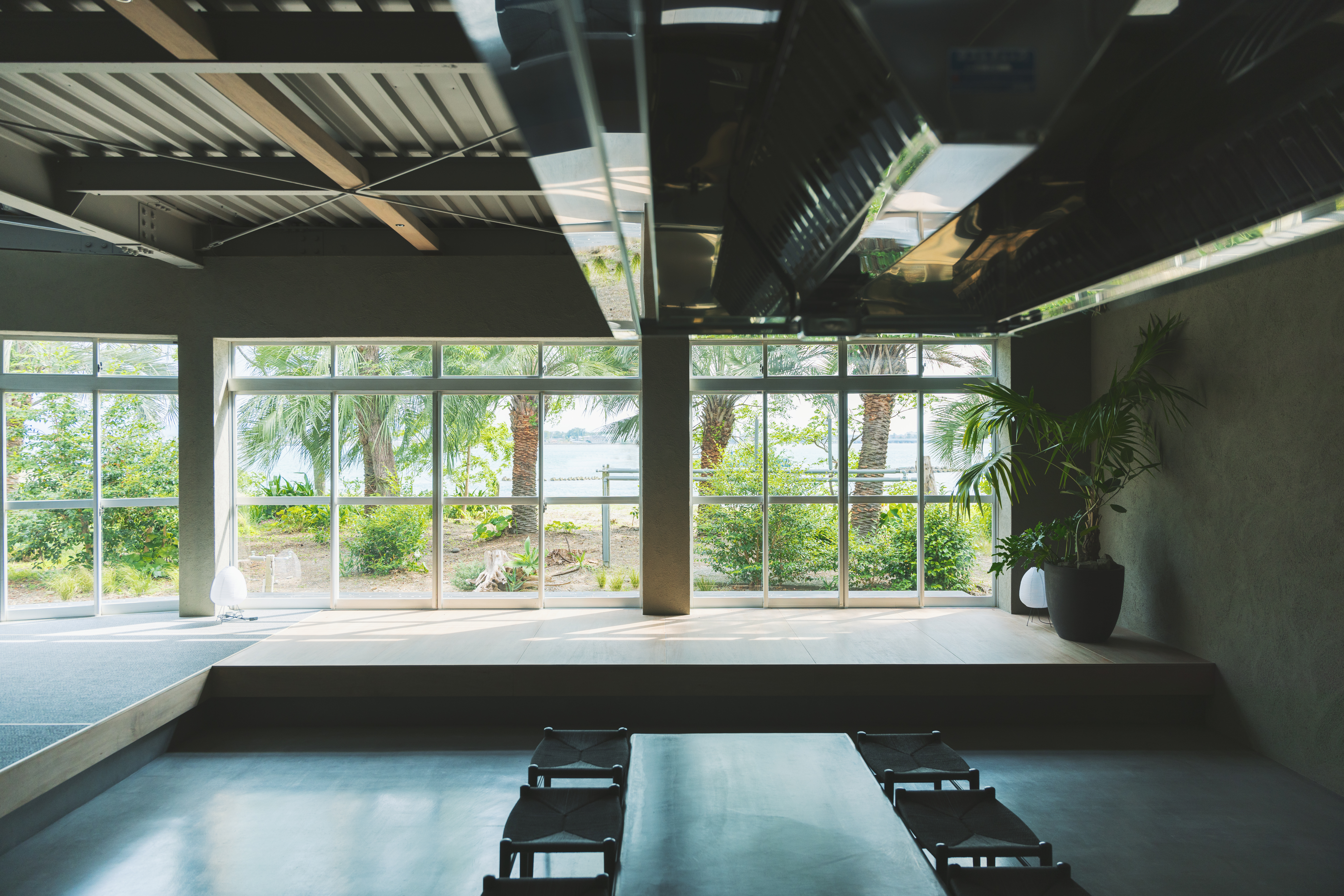 LIVING ROOM：土間メイン