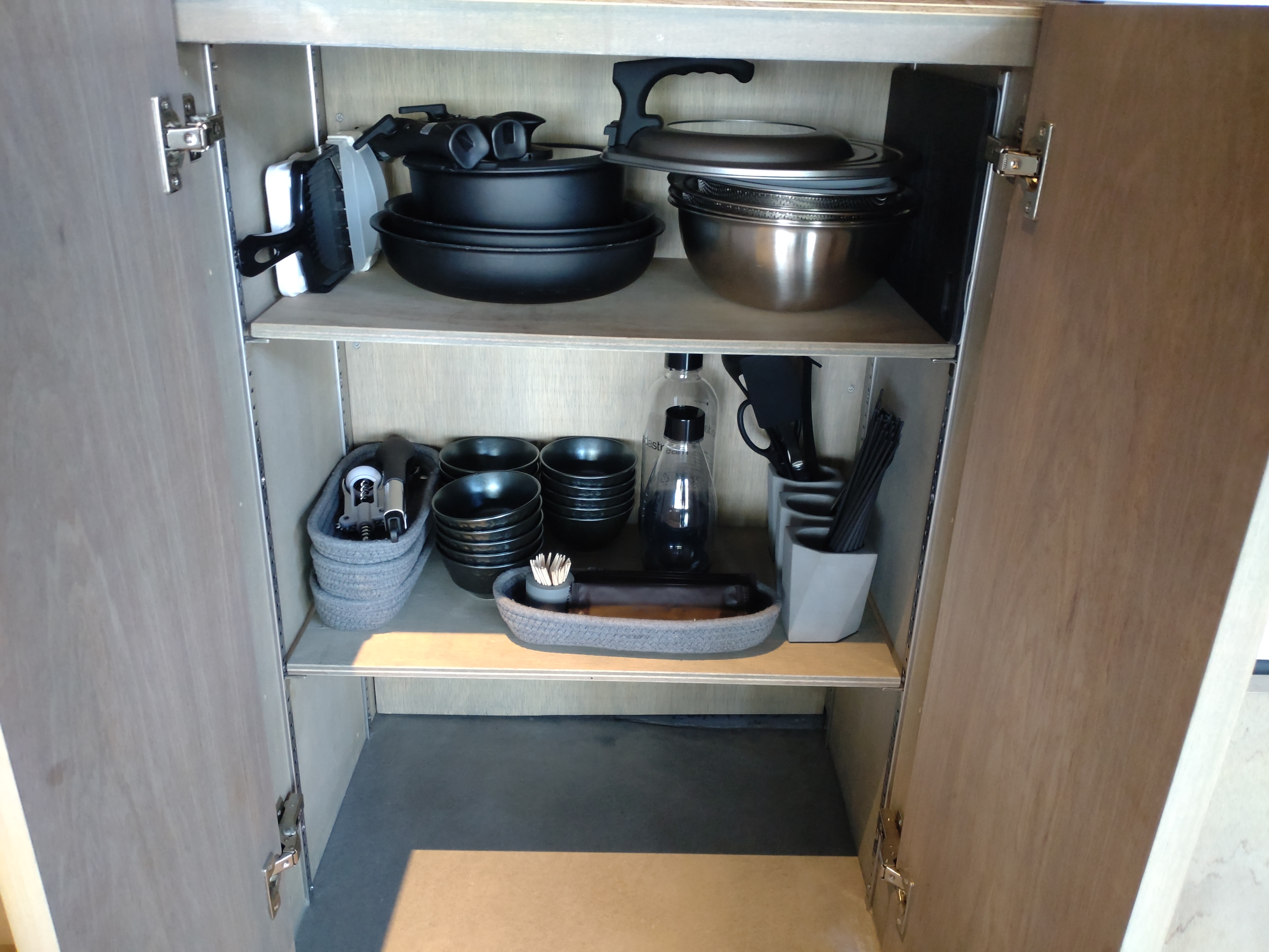 LIVING ROOM -調理器具設備品