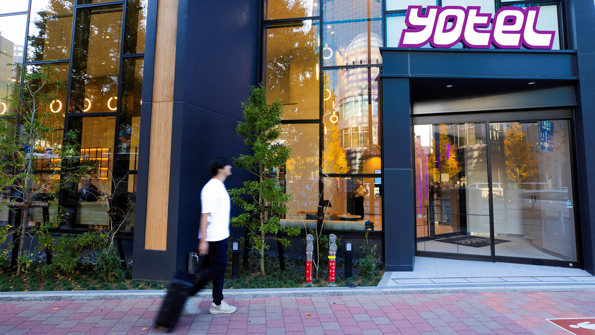 新橋駅徒歩3分、銀座の中心で滞在を。東京を自由自在に楽しむ旅の拠点に