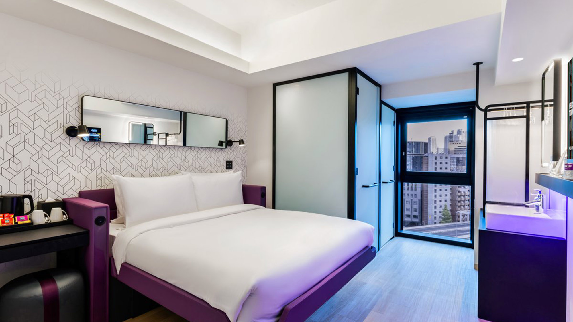 【クイーンルーム】SmartBedやレインシャワー付き、快適な都市型ステイに最適です♪