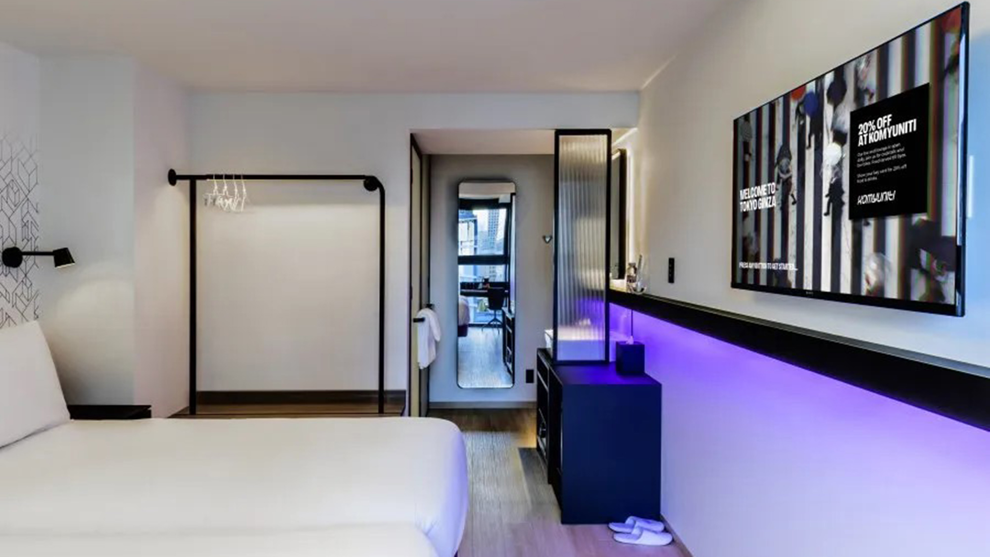 【ファーストクラスツイン】YOTELの要素が詰まった、ゆとりあるファーストクラスルーム。