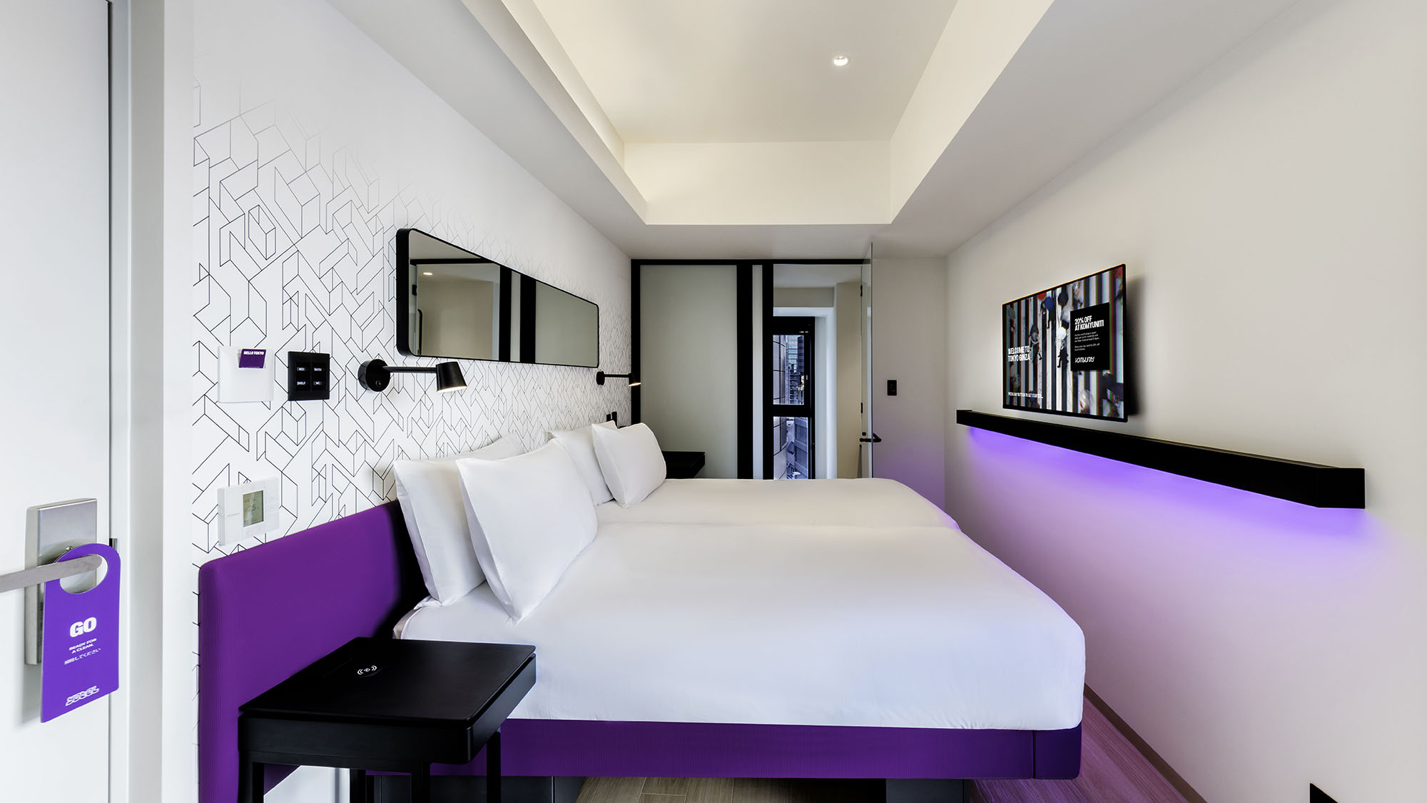 【プレミアムツイン】お部屋をお二人でご利用するのに最適な、シングルベッドが2台用意されています。