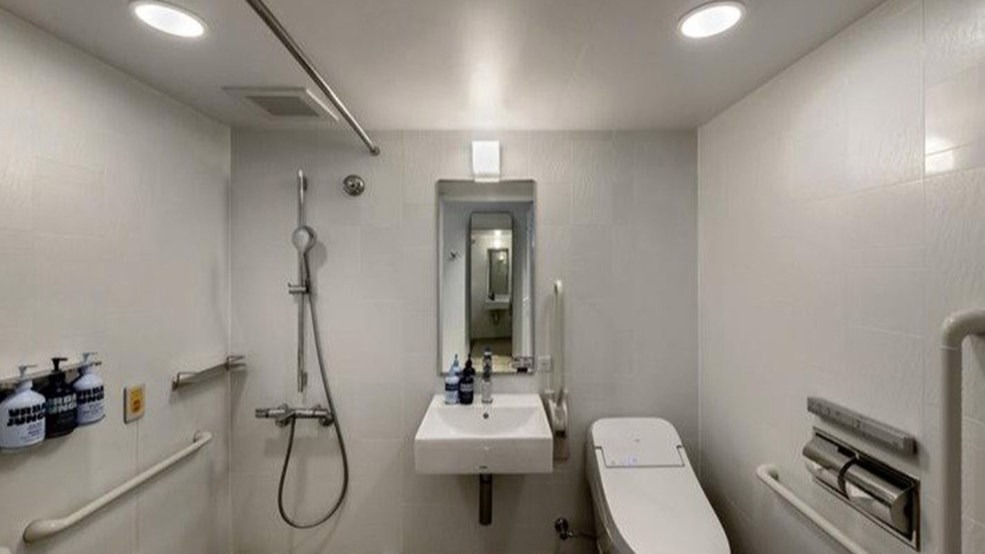 シャワーブース（アクセシブルルーム）