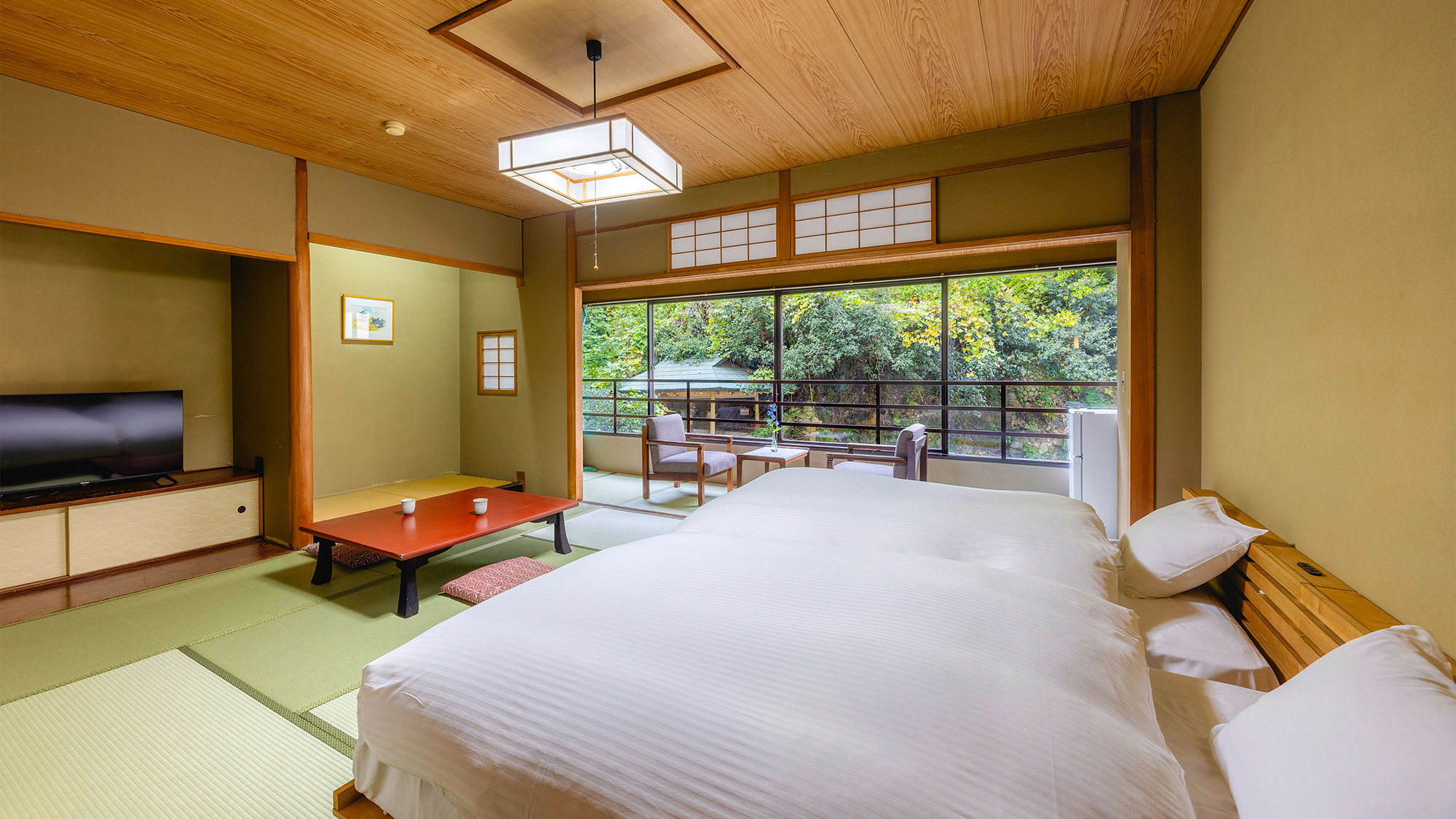 【和洋ツイン】セミダブルベッド&times;2台で家族旅行にも♪