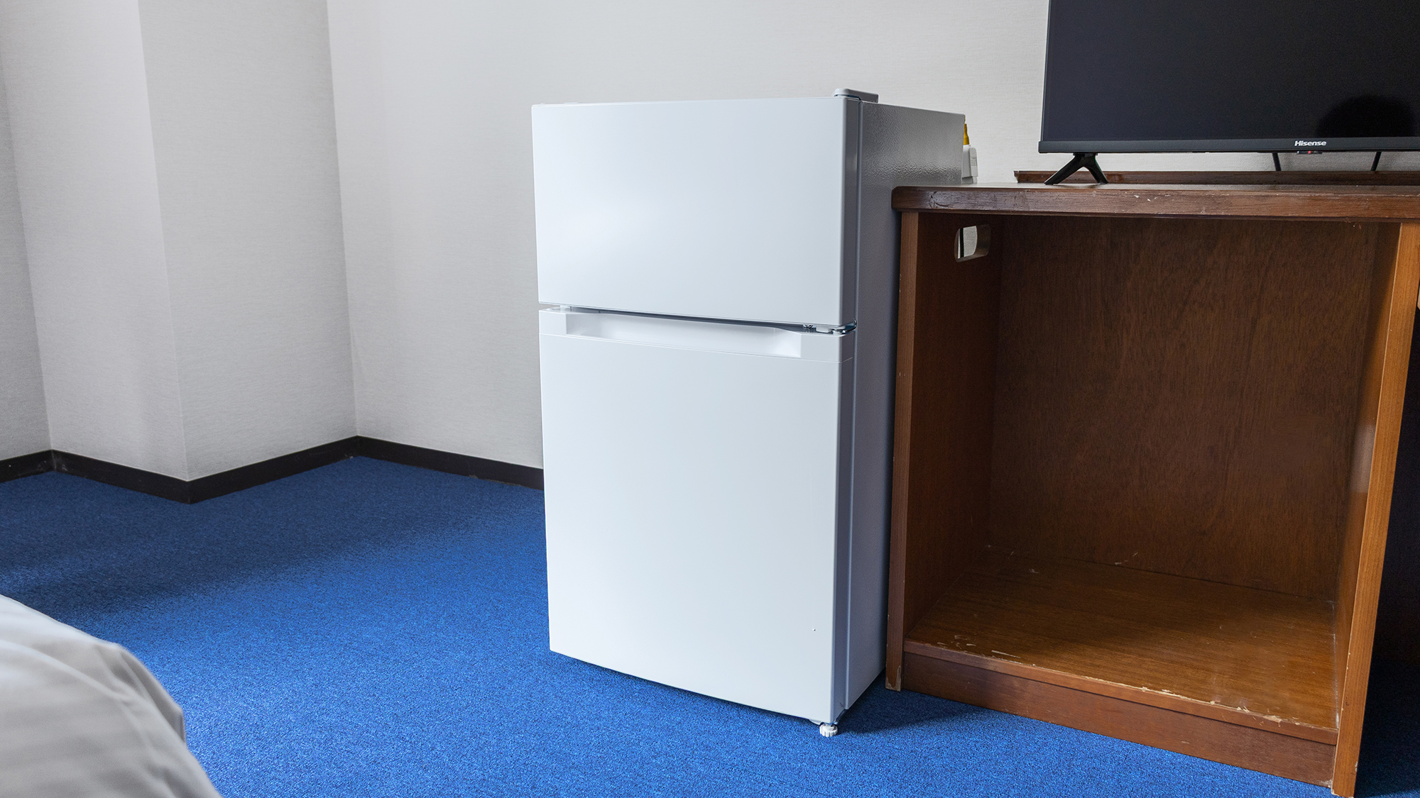 客室には大きめ冷蔵庫完備で長期滞在にも！