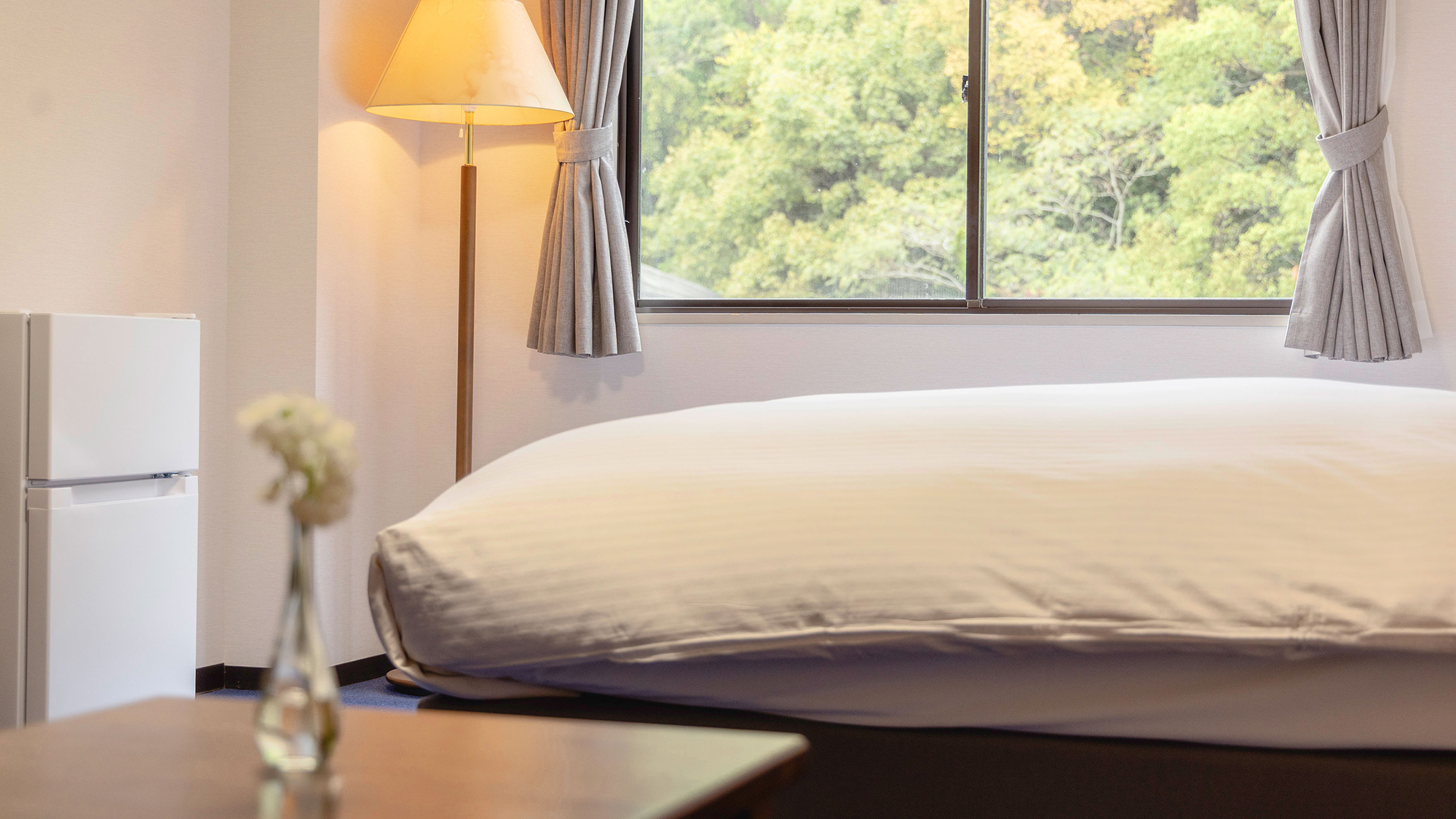 フランス社製クイーンベッドでゆったりおやすみください。