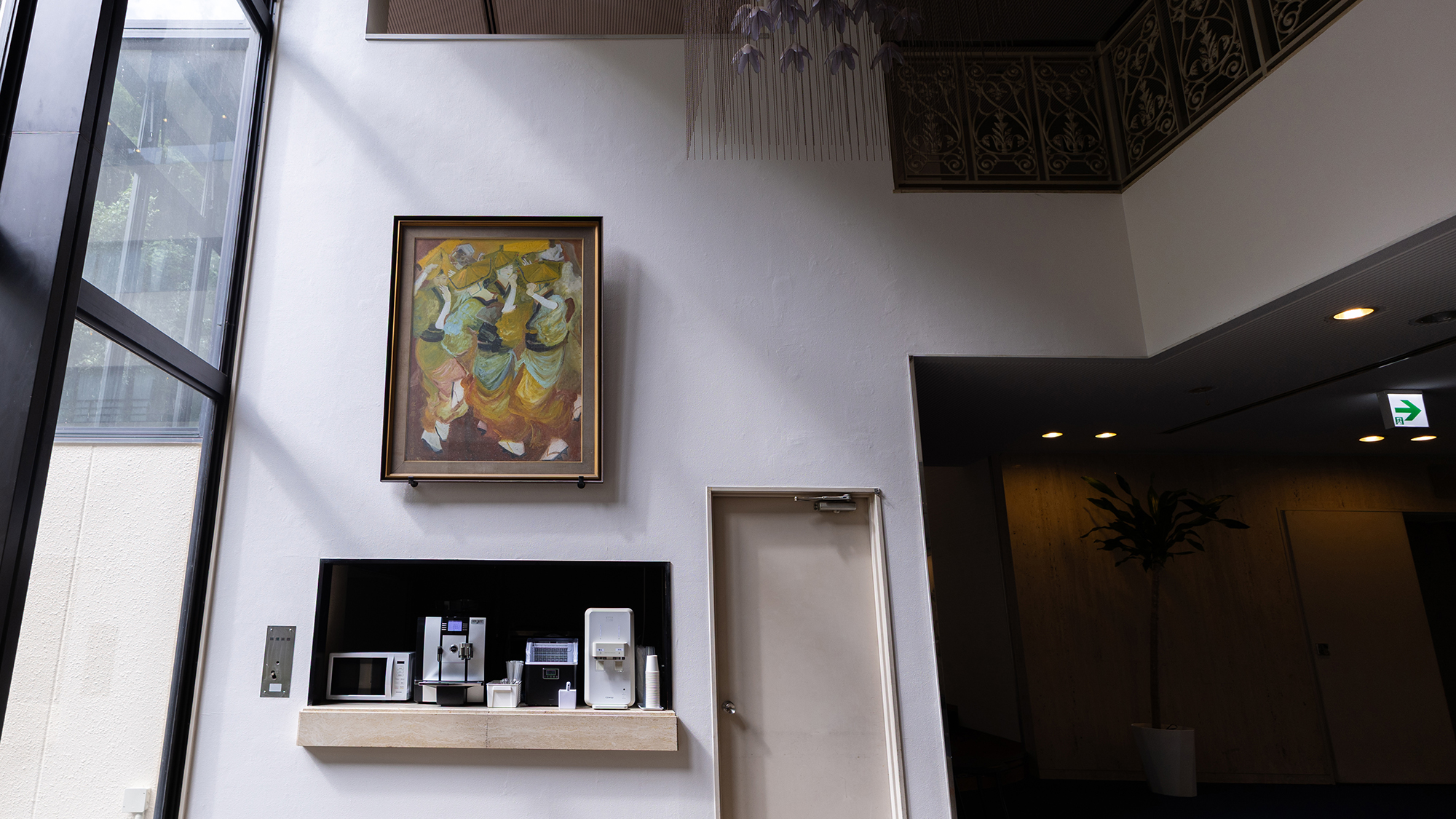 【ロビー】挽きたてコーヒーの無料サービスもございます