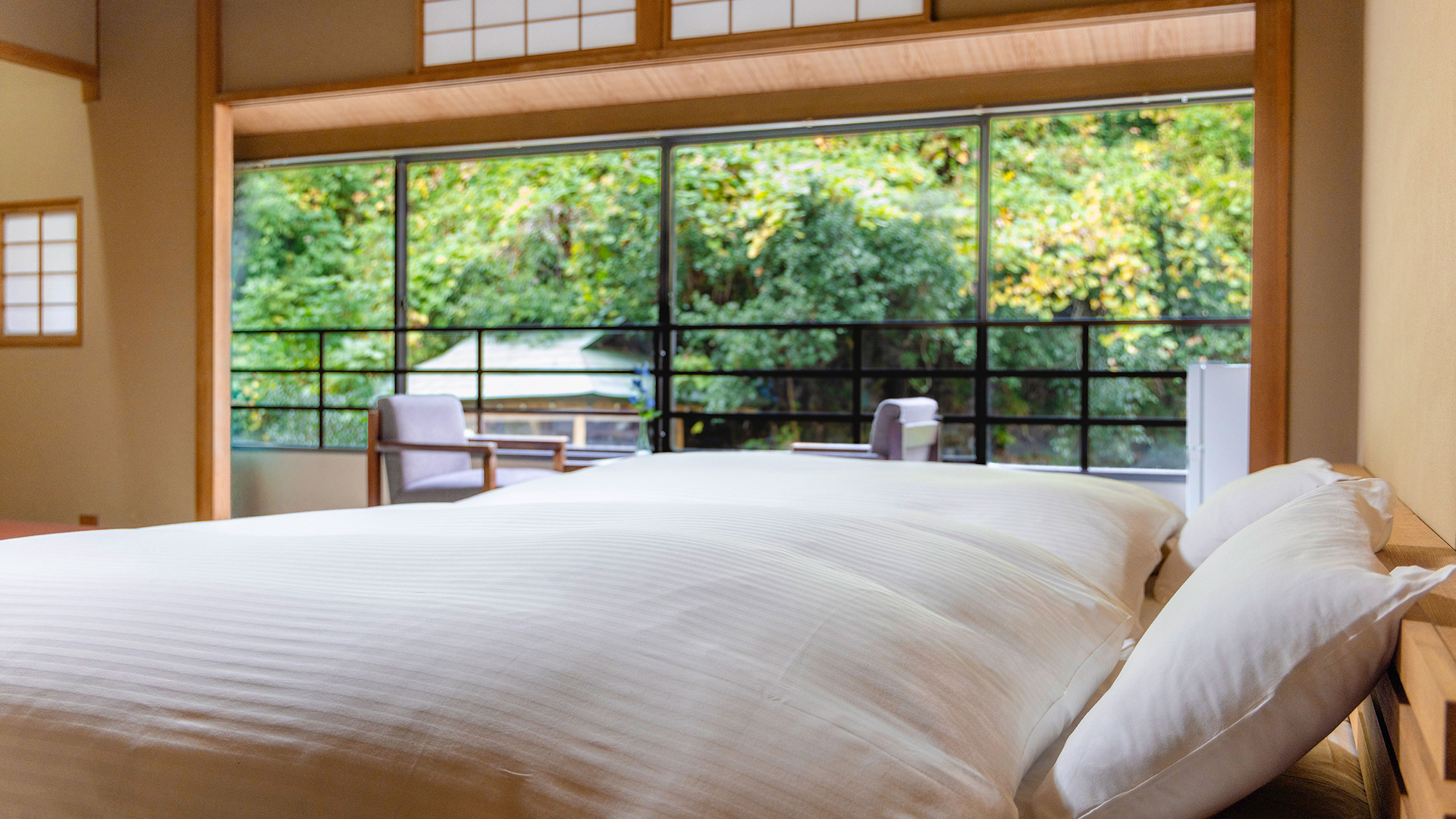 【和洋ツイン】ロータイプセミダブルベッドで小さなお子様連れにも