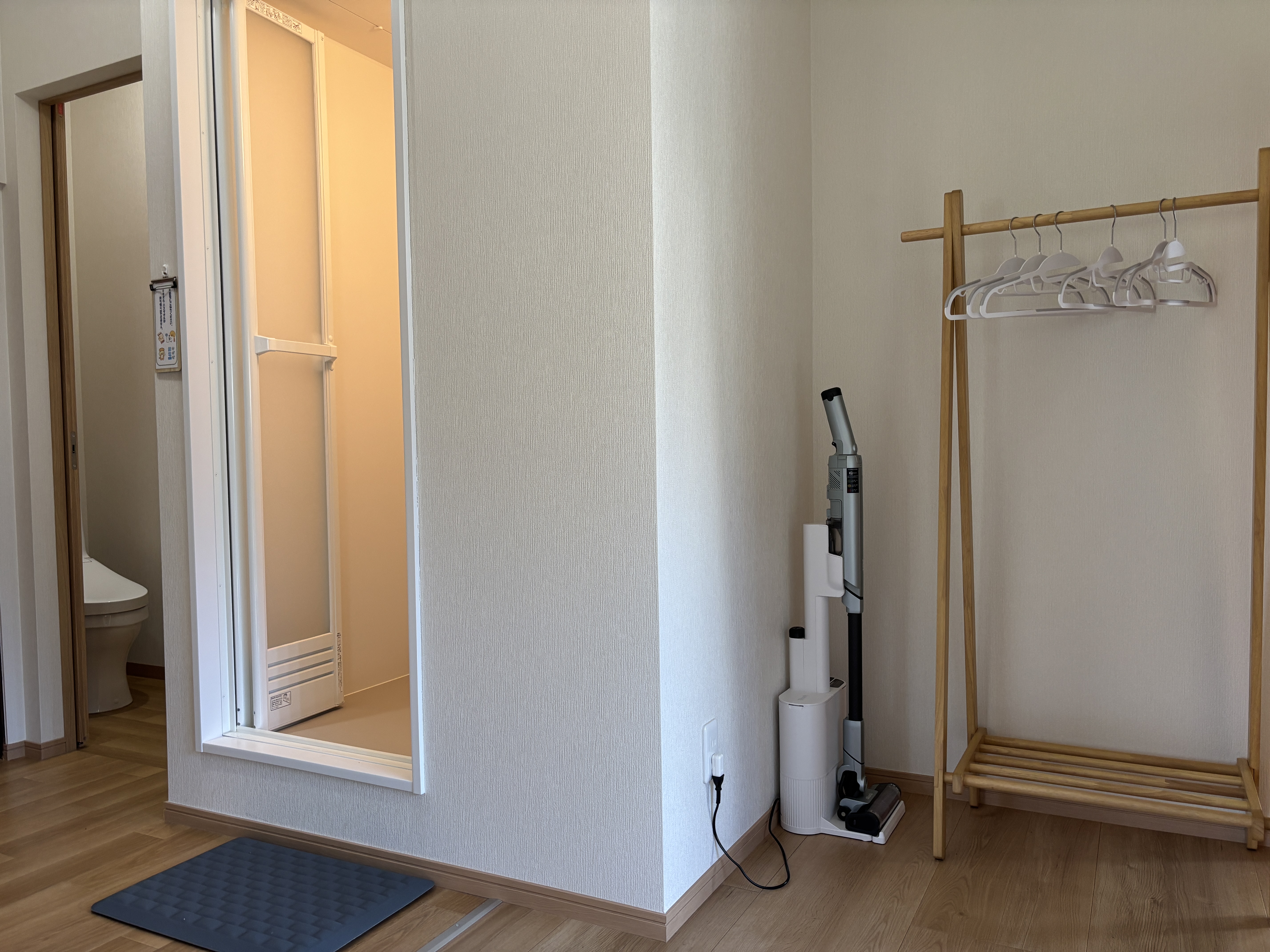 momoの部屋サニタリールーム入口