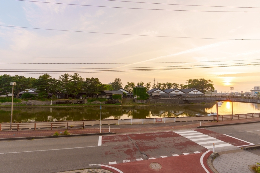 【オープン記念】ラグジュアリーツイン-欅- 〔 四季折々の山居倉庫を眺めながら—。 〕