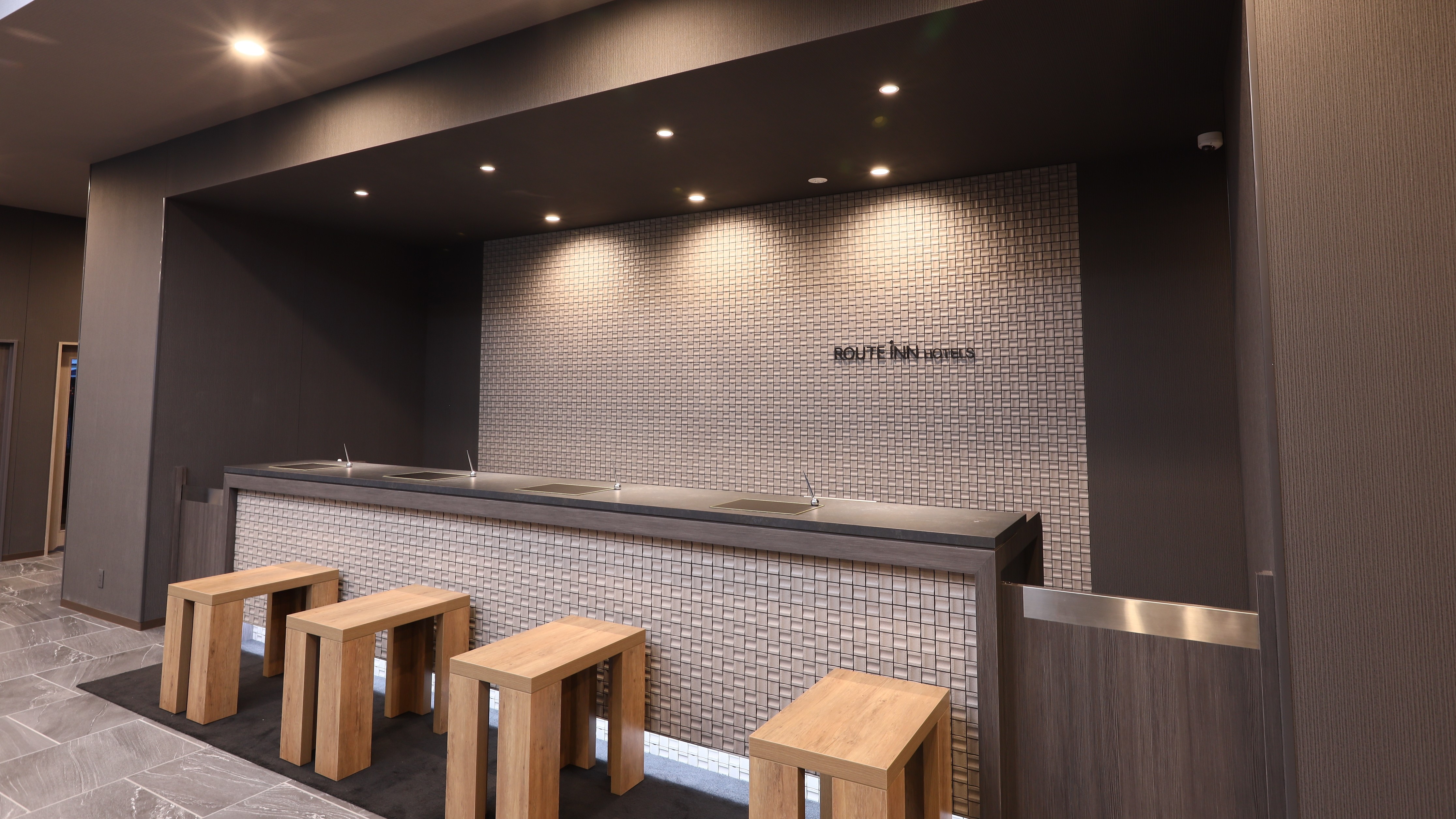 フロントカウンター