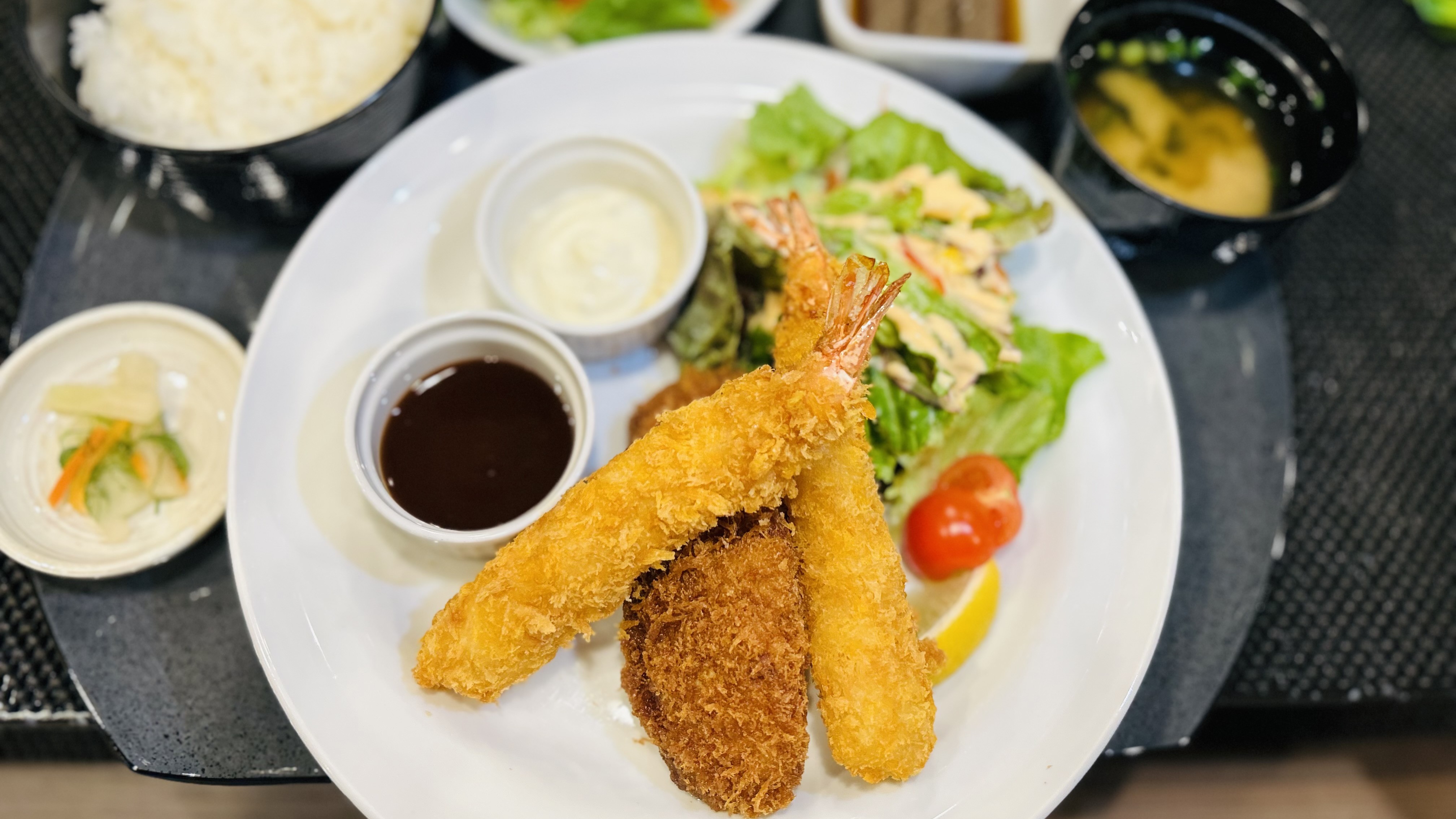 夕食～選べる定食メニュー　【ミックスフライ】