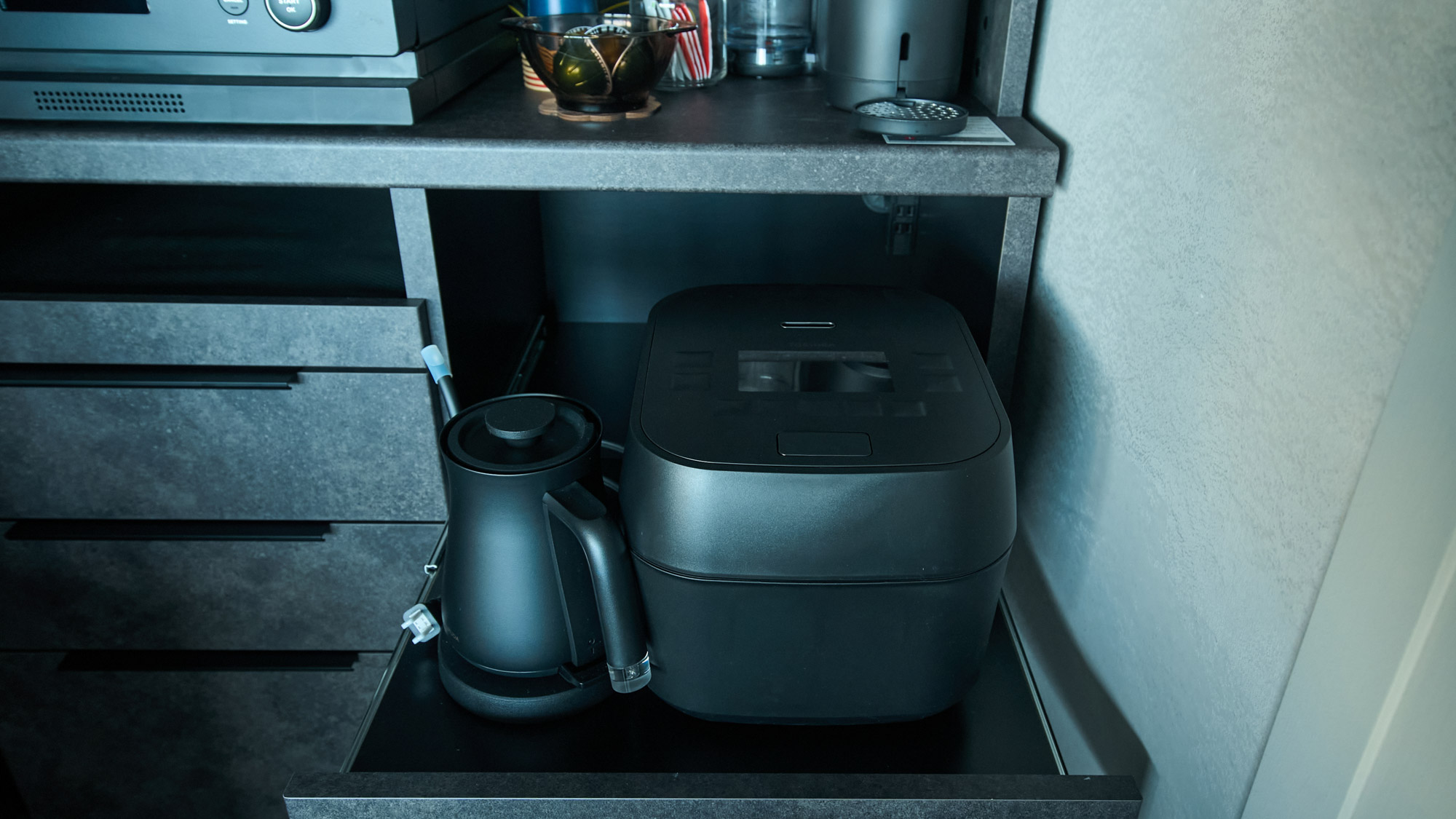 【villa2】キッチン備品：炊飯器・電気ケトル