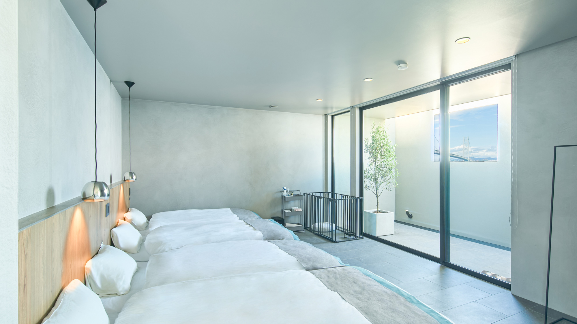 【villa1】寝室：シングルベッド4台