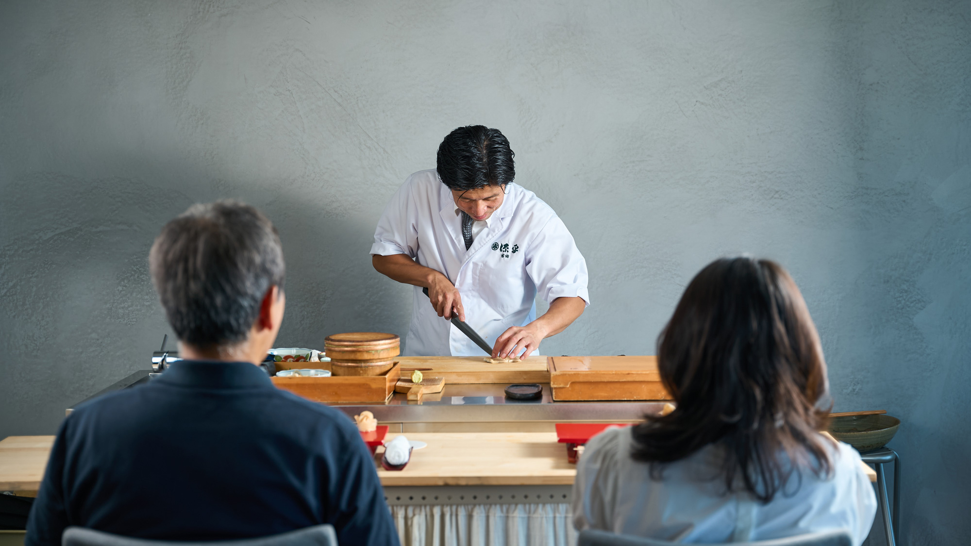 夕食（出張シェフ）：AWAIオリジナルの旬肴コースをライブでとことんお楽しみください