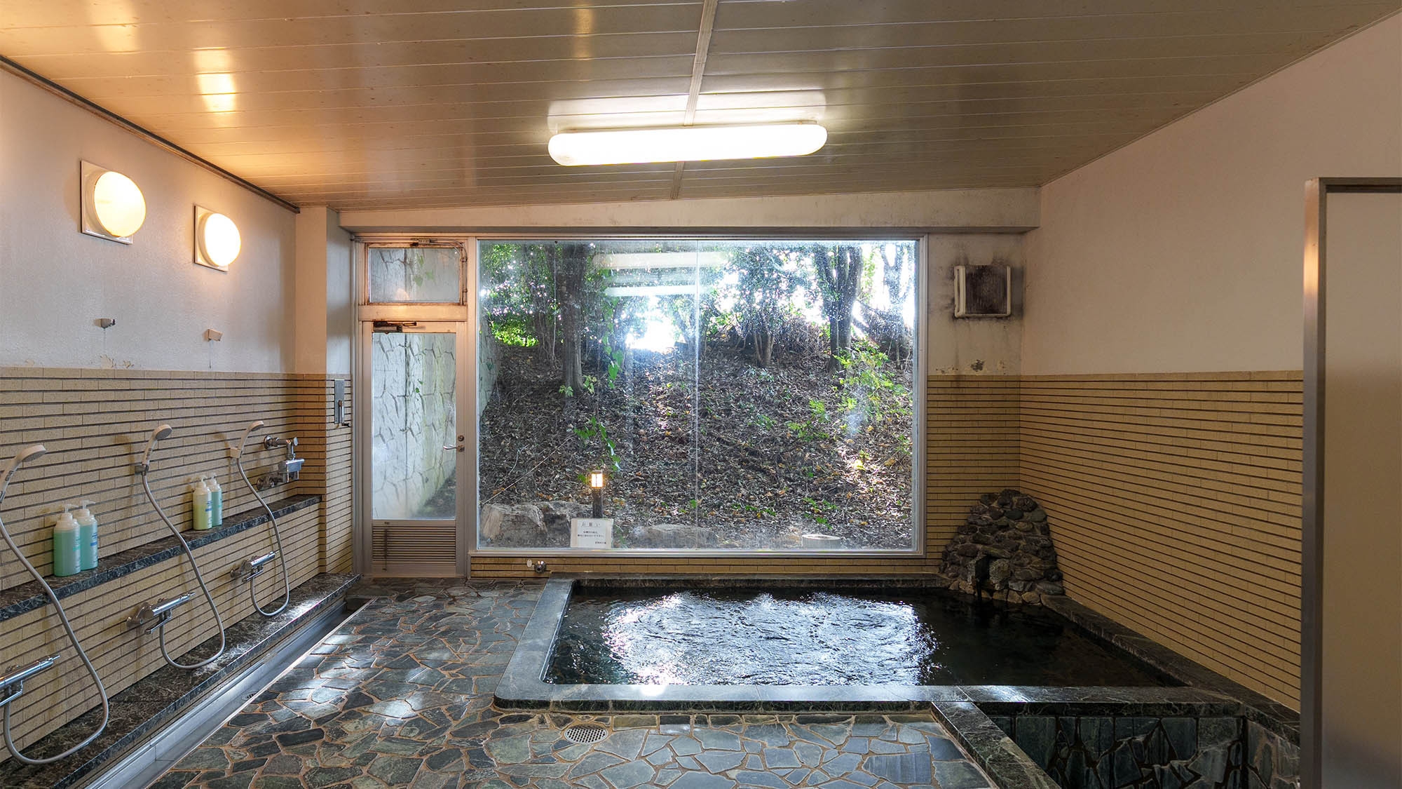 【2食付き】自然と街並みに囲まれた落ち着いた空間でゆったりステイ