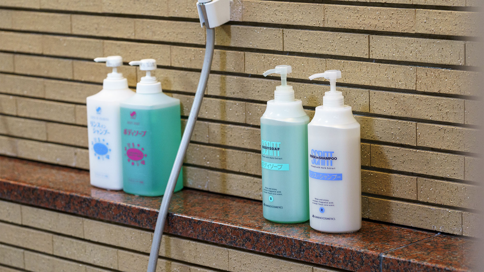 ・【リンスインシャンプー・ボディソープ】大浴場に設置しております