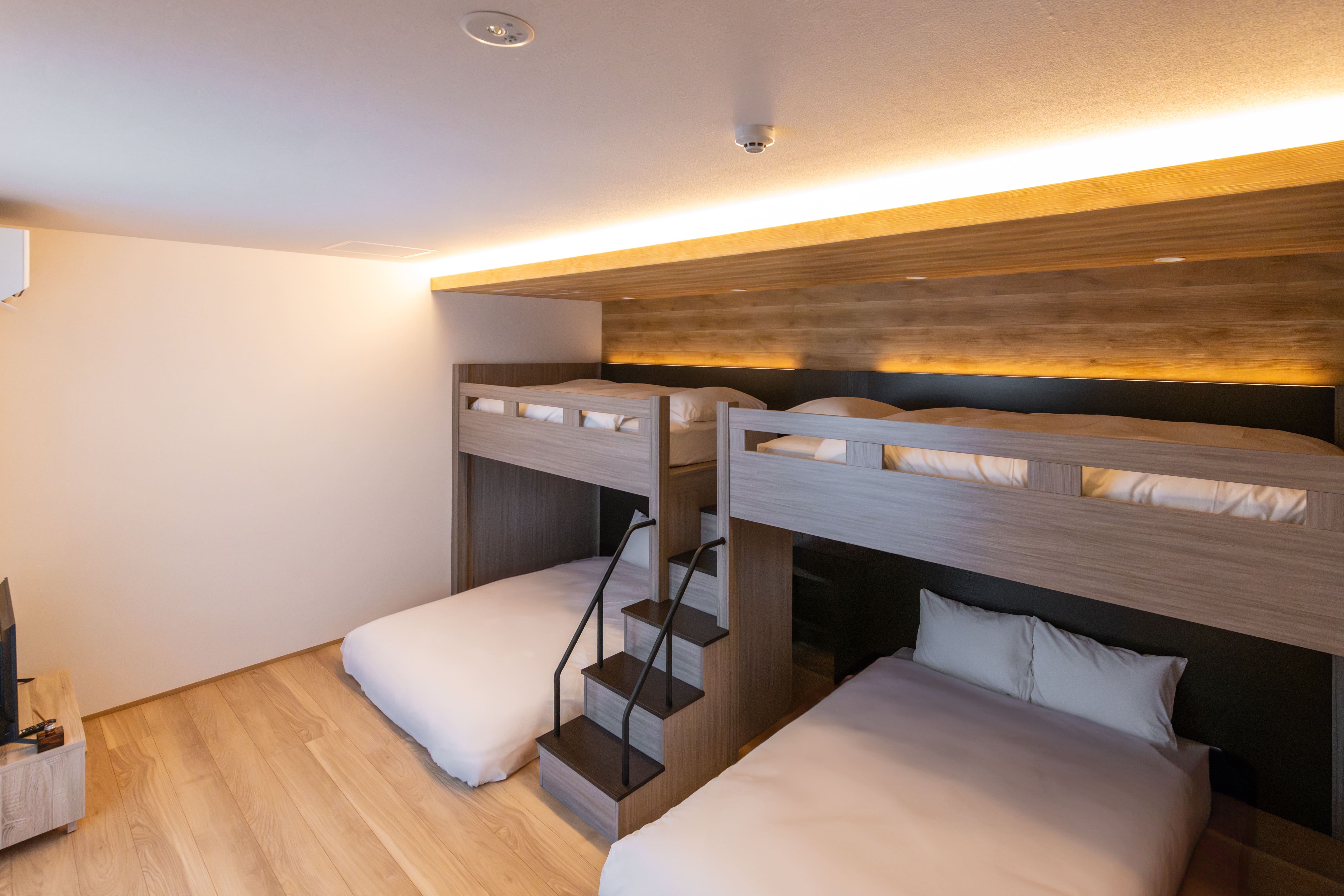 バンクベッド（ダブル２、シングル２）