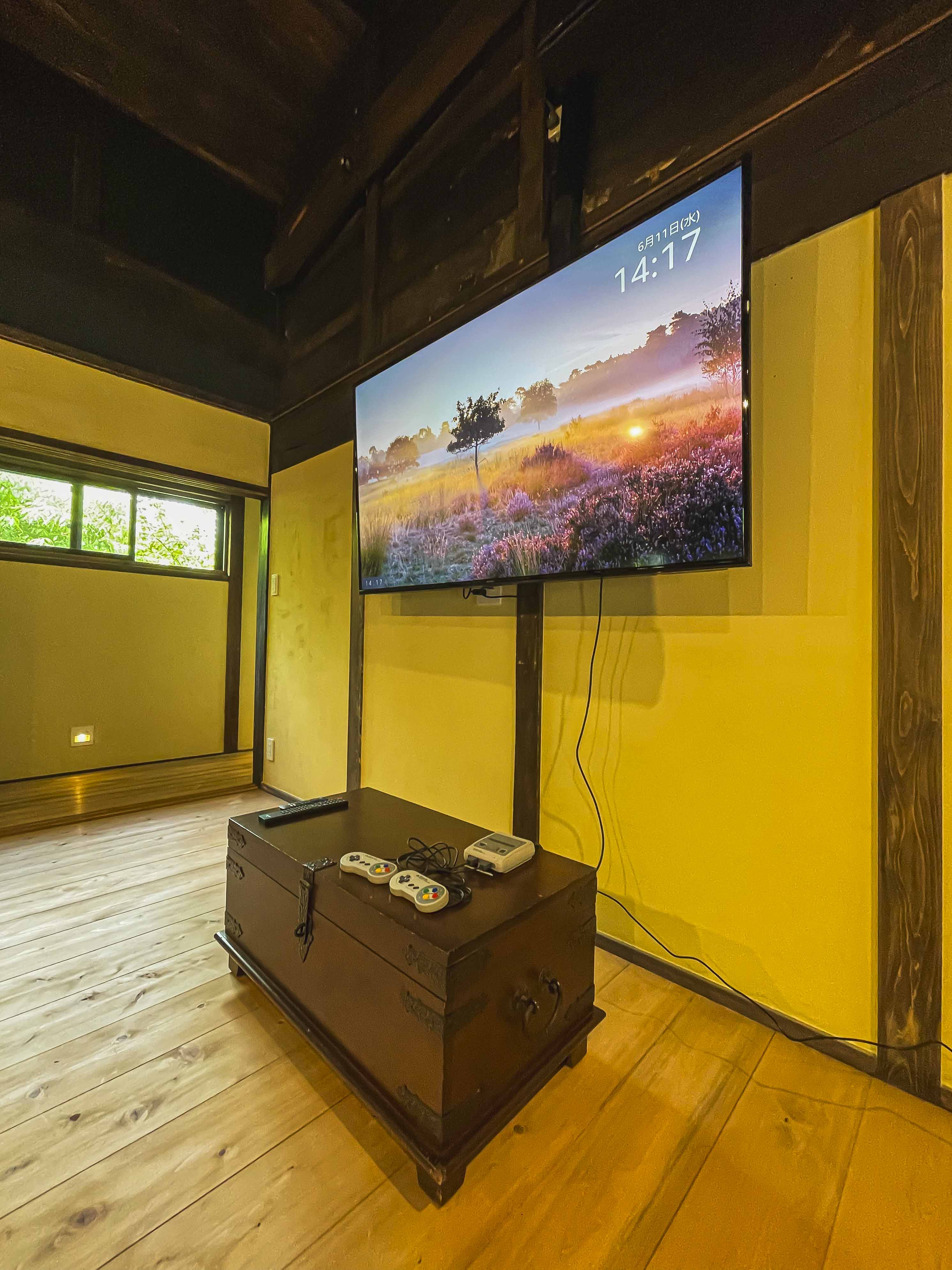 ６５インチテレビ