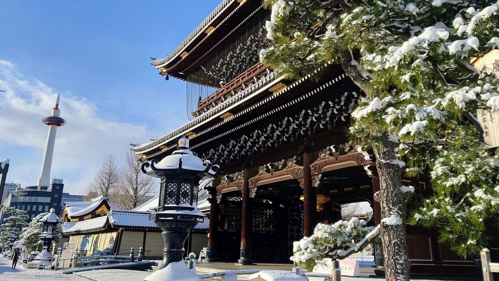 東本願寺 御影堂門（冬）