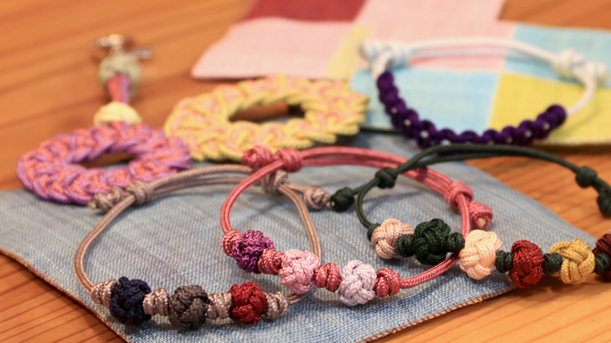 【体験】自分だけの韓国組みひもを作れます