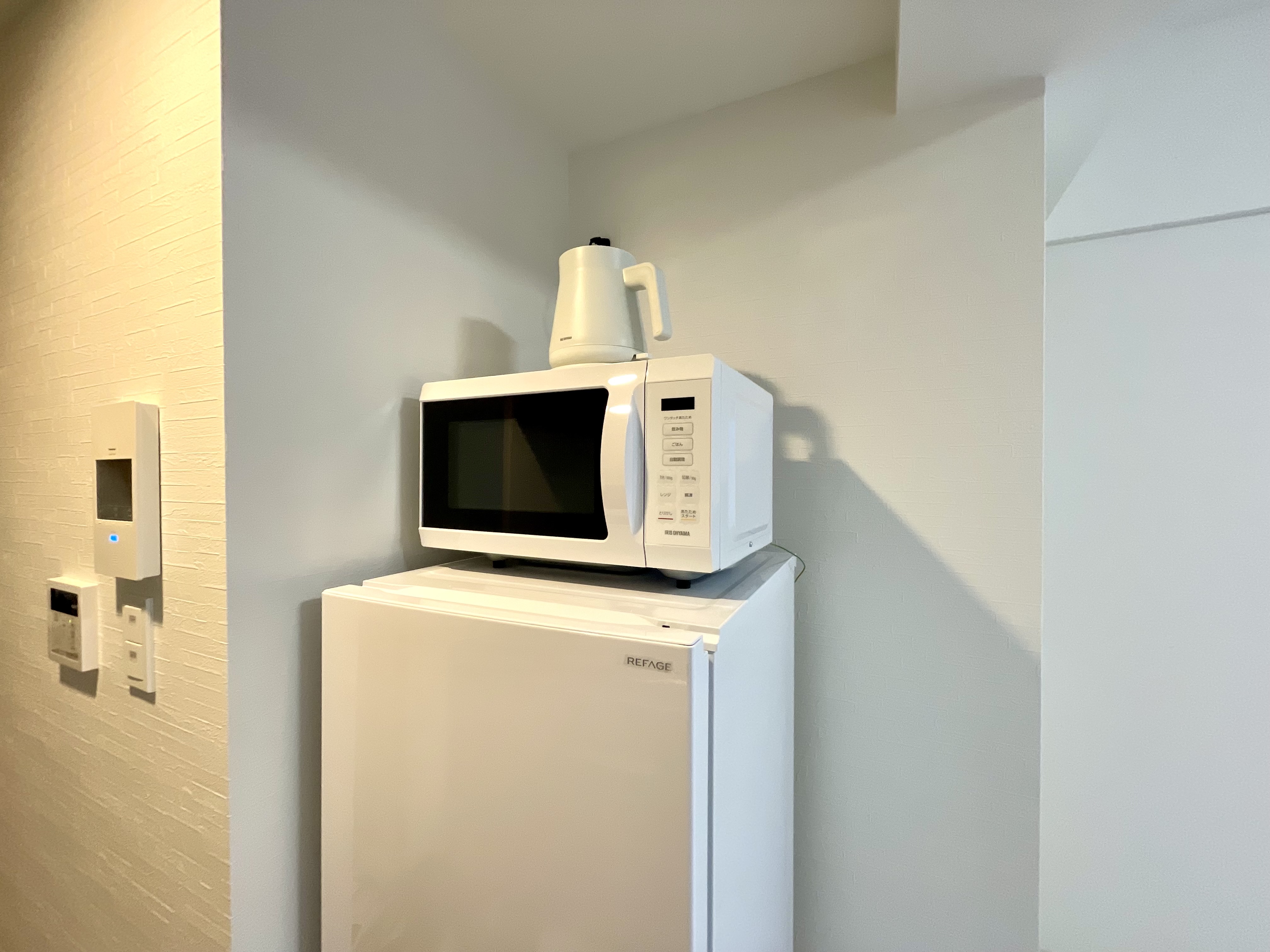 電子レンジ・冷蔵庫・ケトル
