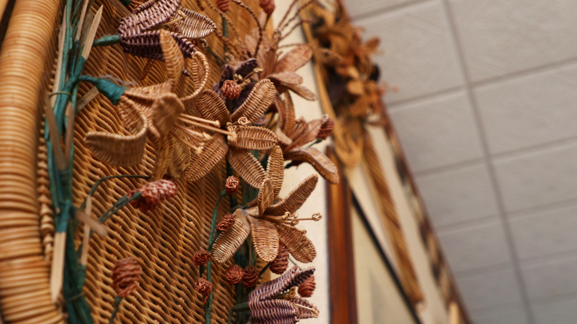館内◆お花好きの女将が季節ごとの草花を飾っています*