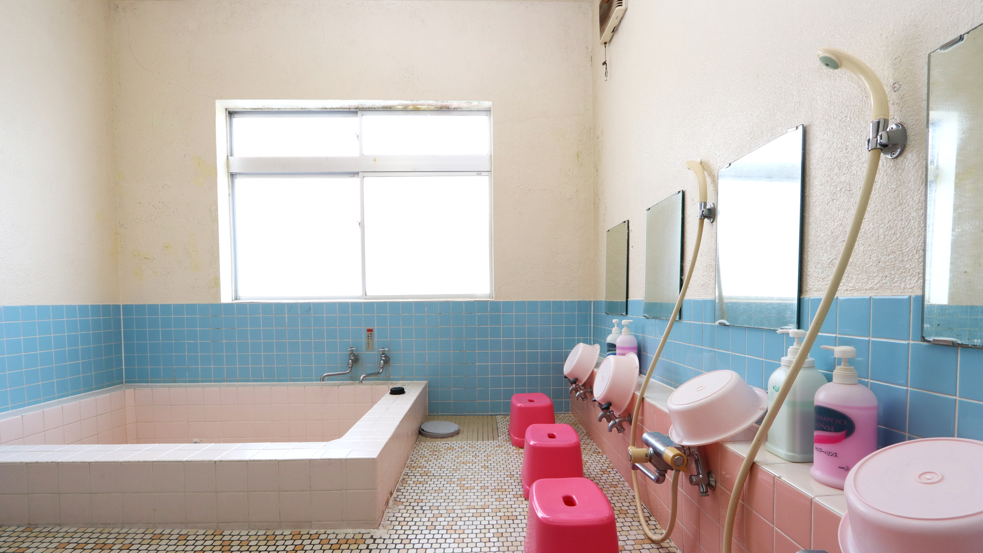 女性浴室◆ゆったりサイズの浴槽*