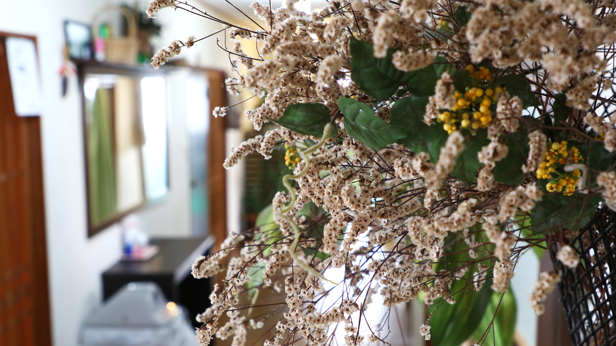 館内◆季節ごとの草花を館内に飾っています♪*