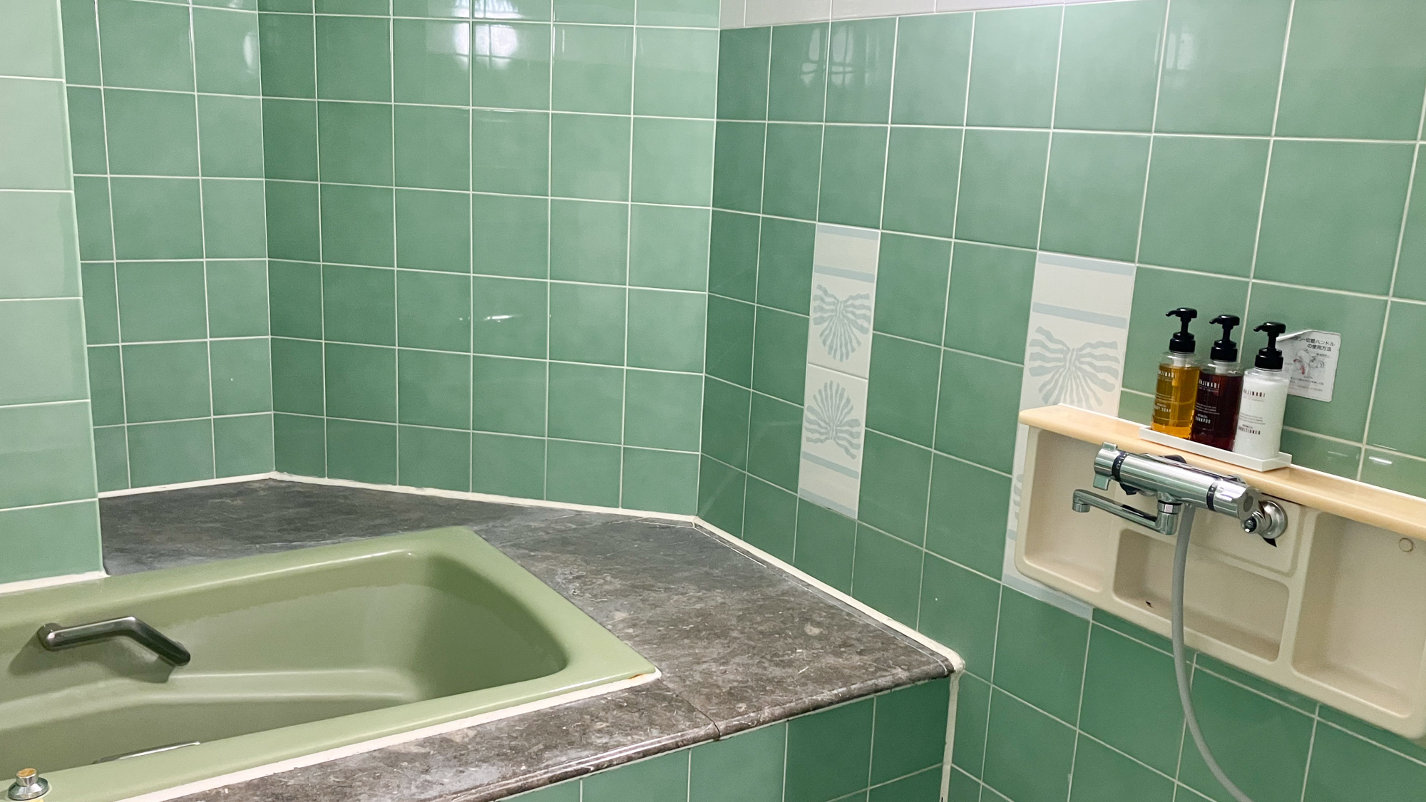 ダブルルーム　バスルーム