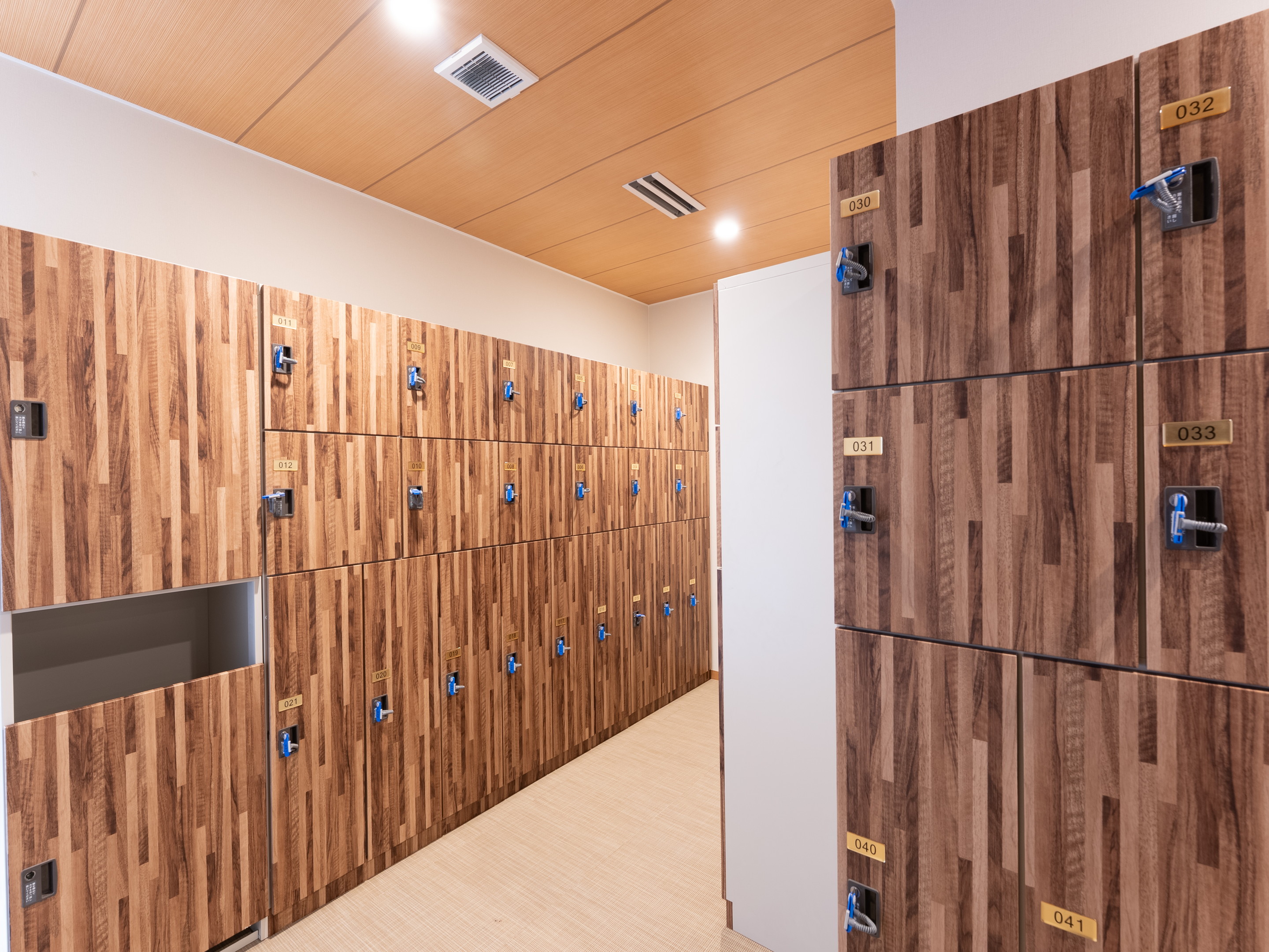 【パウダールーム】リファドライヤー＆ＤＨＣ社アメニティを採用