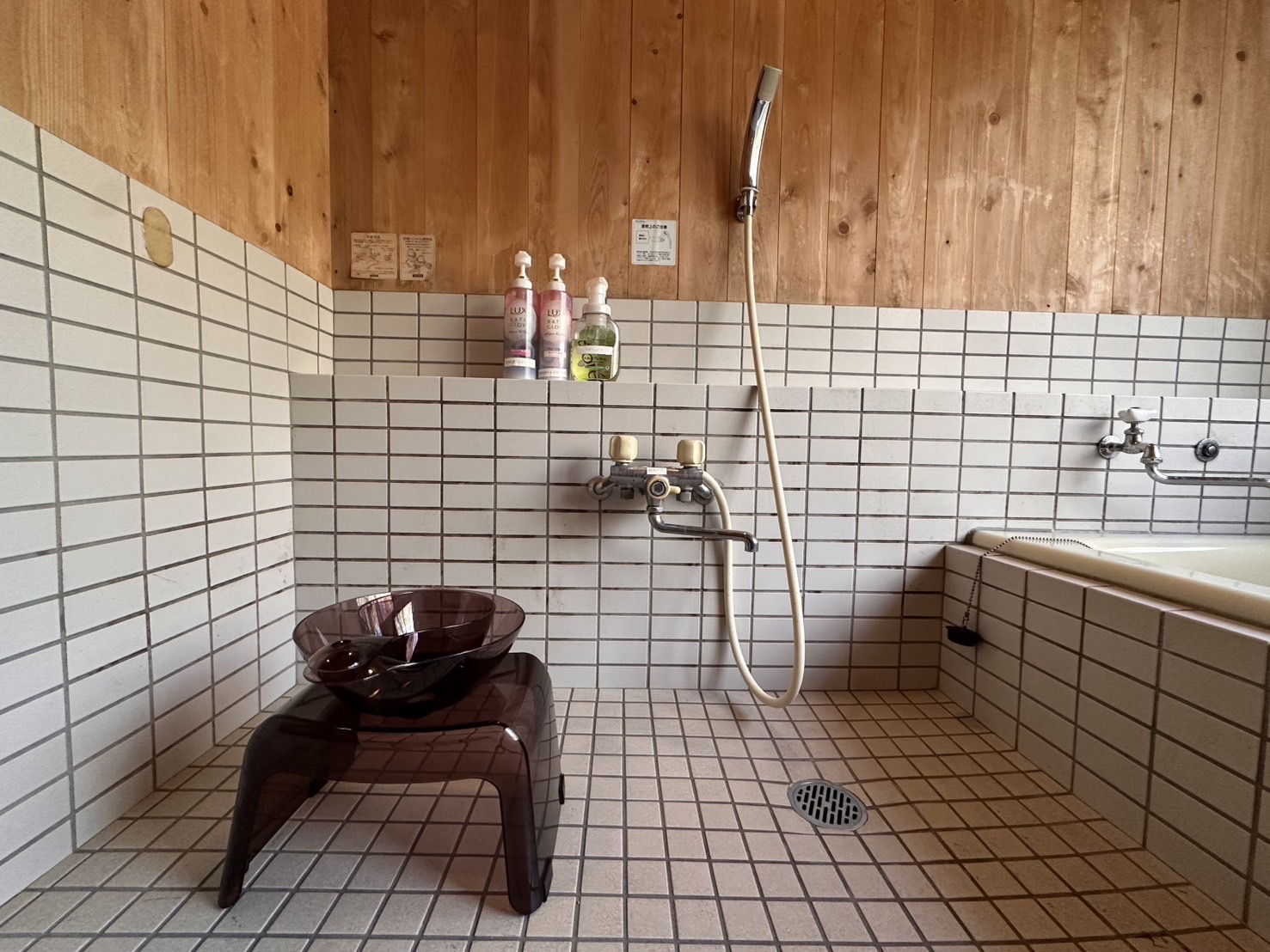 檜作りの浴室