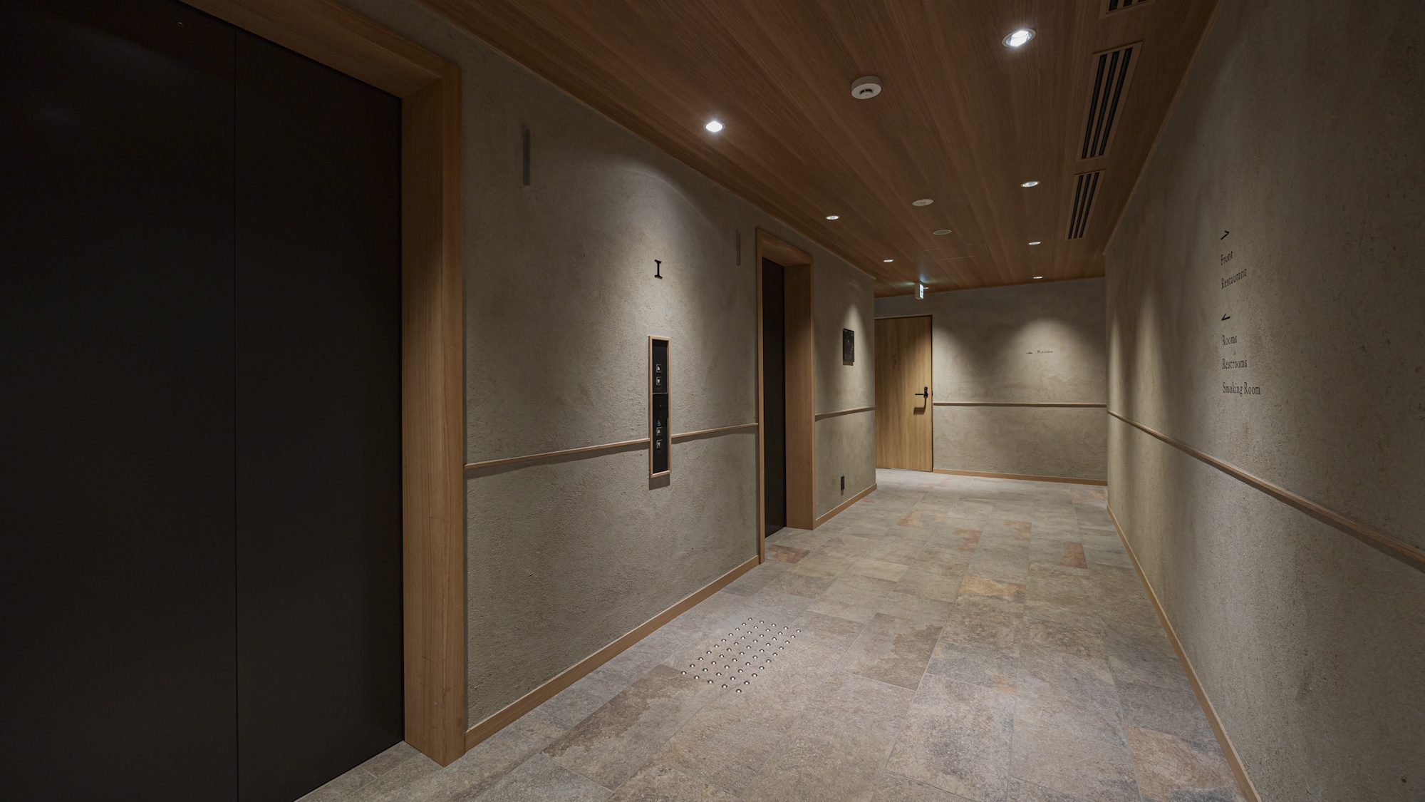 客室エレベーターホール