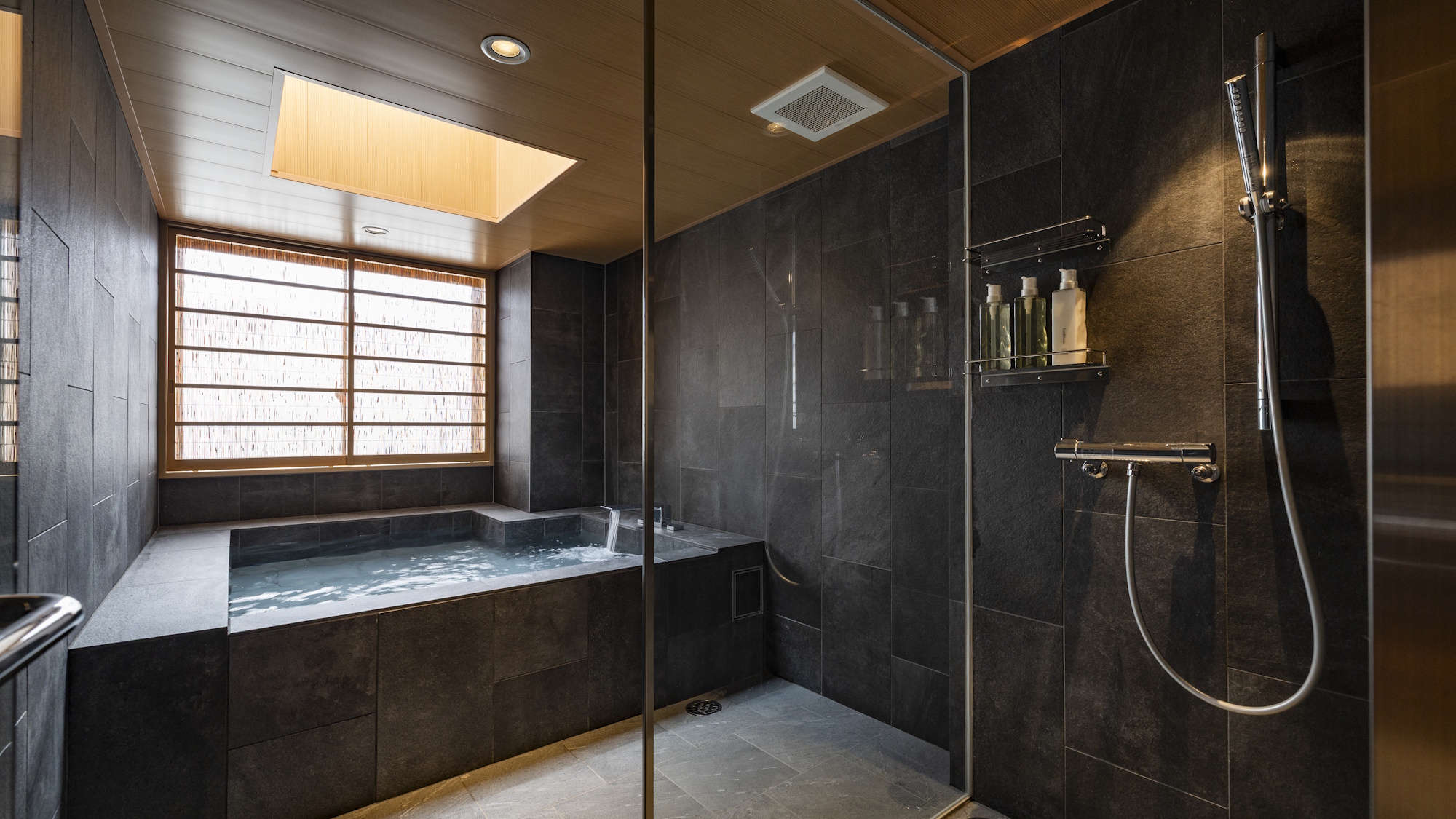 デラックスキング（バスルーム）