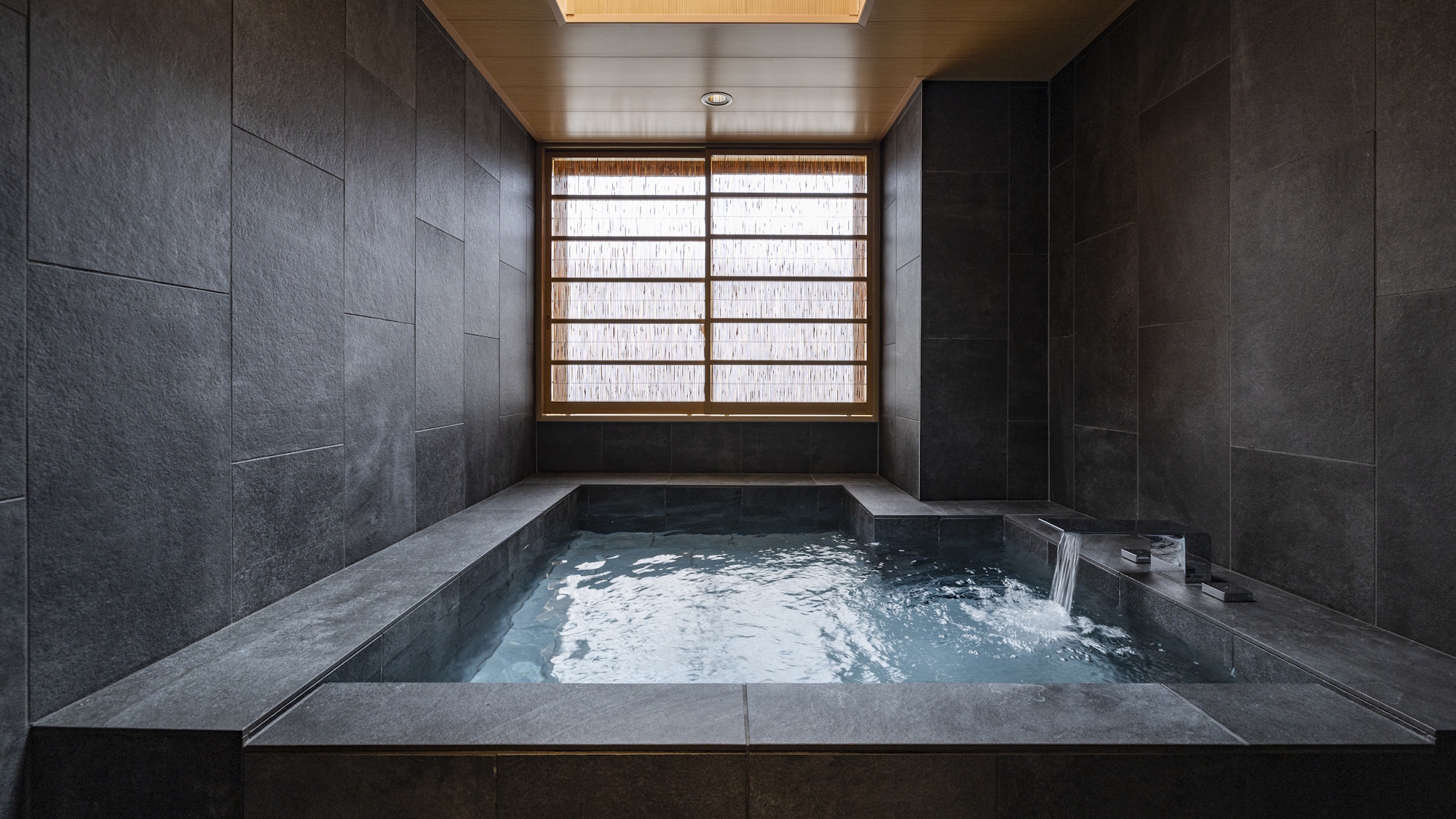 デラックスキング（バスルーム）