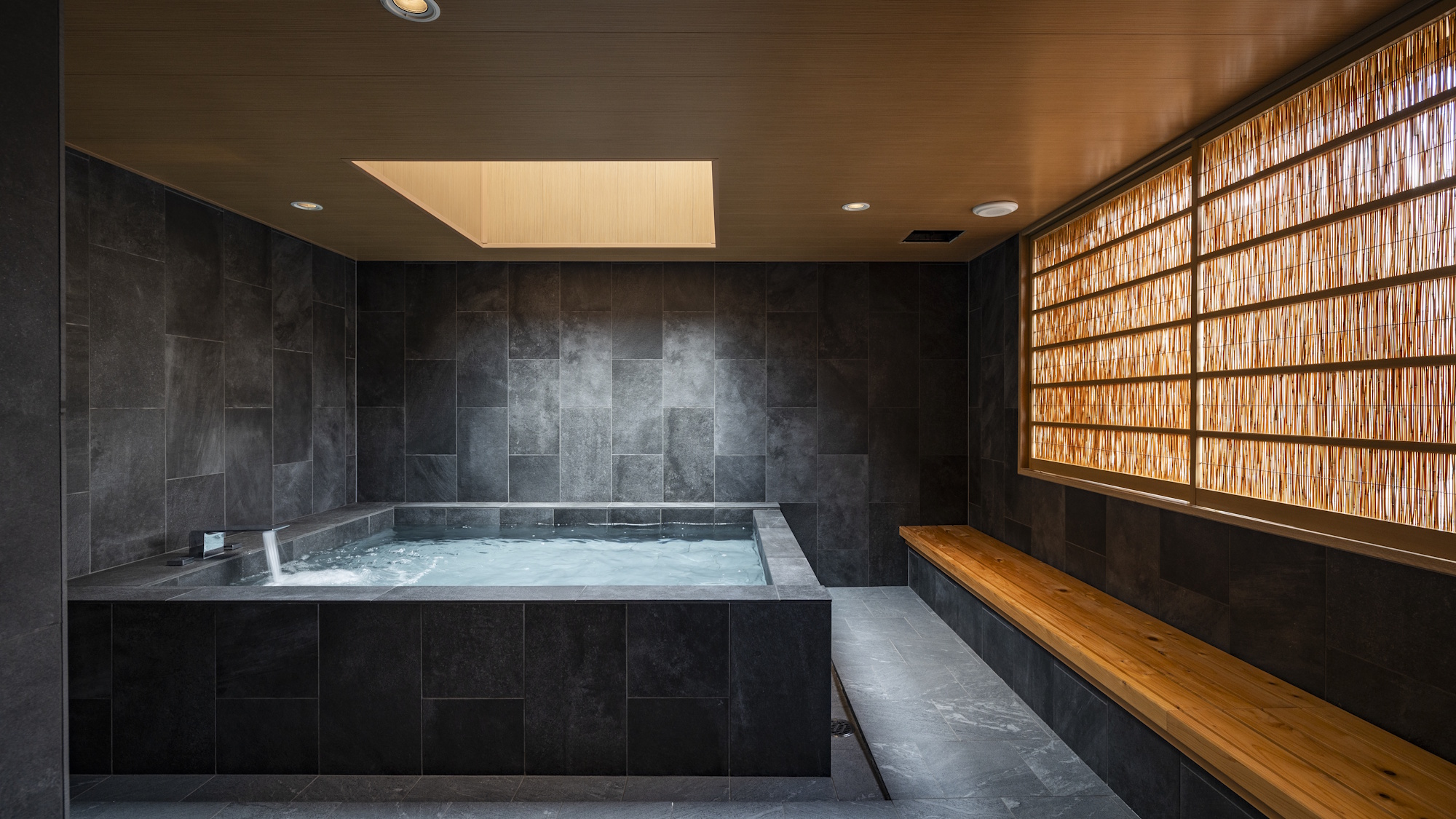 シグネチャースパスイート withサウナ（バスルーム）