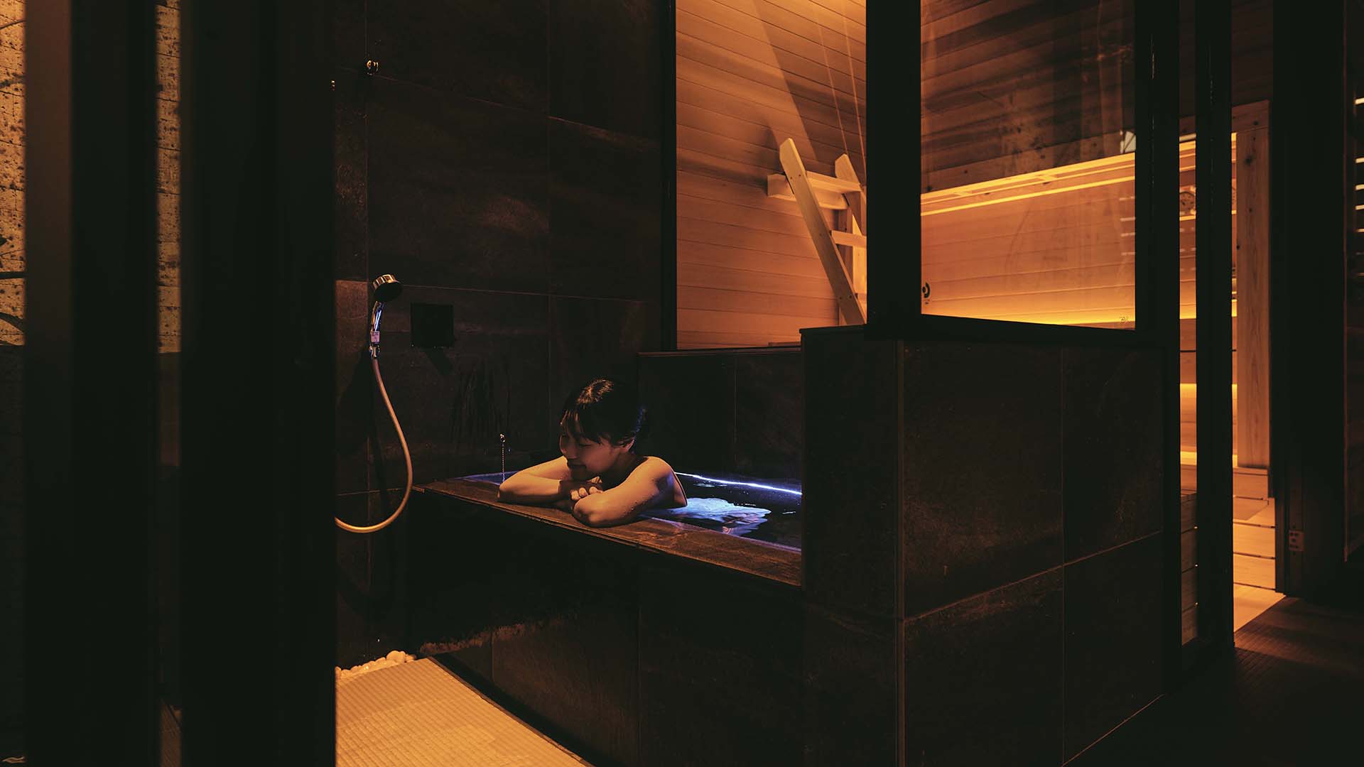 冷却した地下水を使用した水風呂（SAUNA Giraffe 天神）