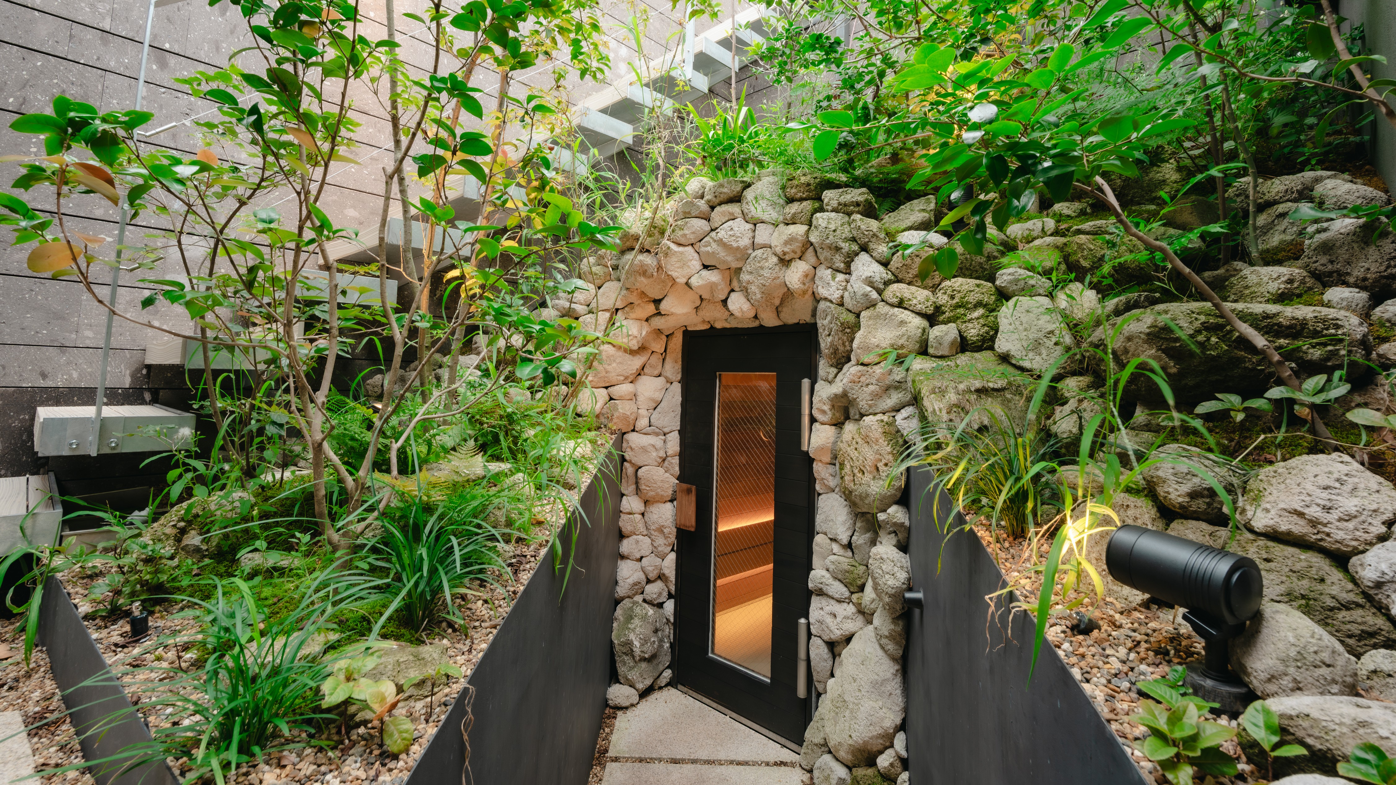 館内併設の個室サウナルーム（SAUNA Giraffe 天神）