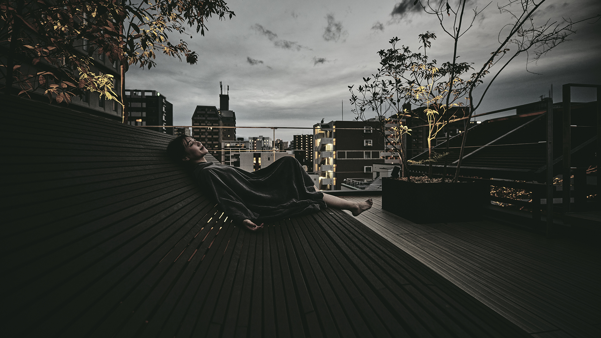 街の中心とは思えない、開かれた静寂の外気浴（SAUNA Giraffe 天神）