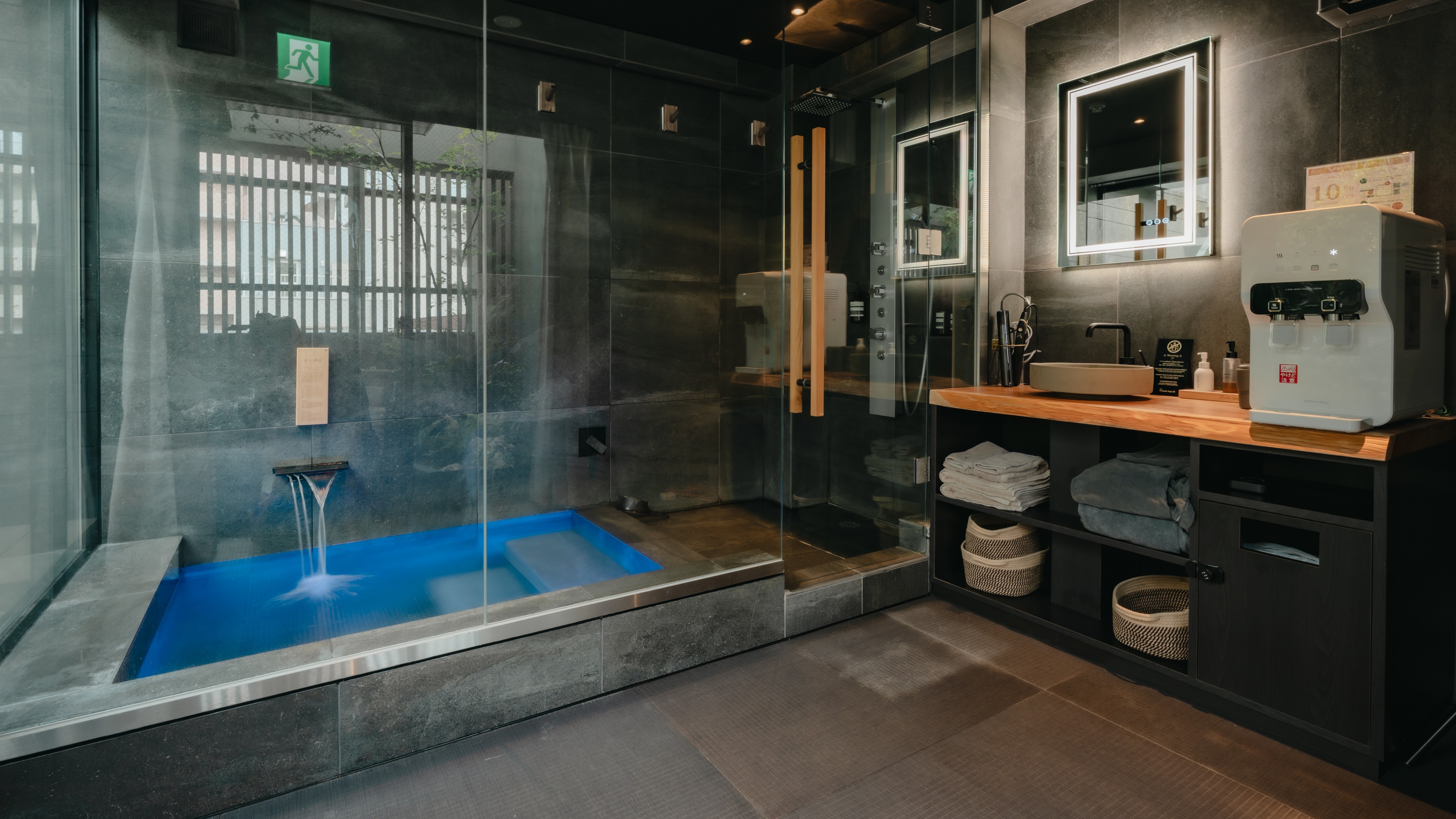 館内併設の個室サウナルーム（SAUNA Giraffe 天神）