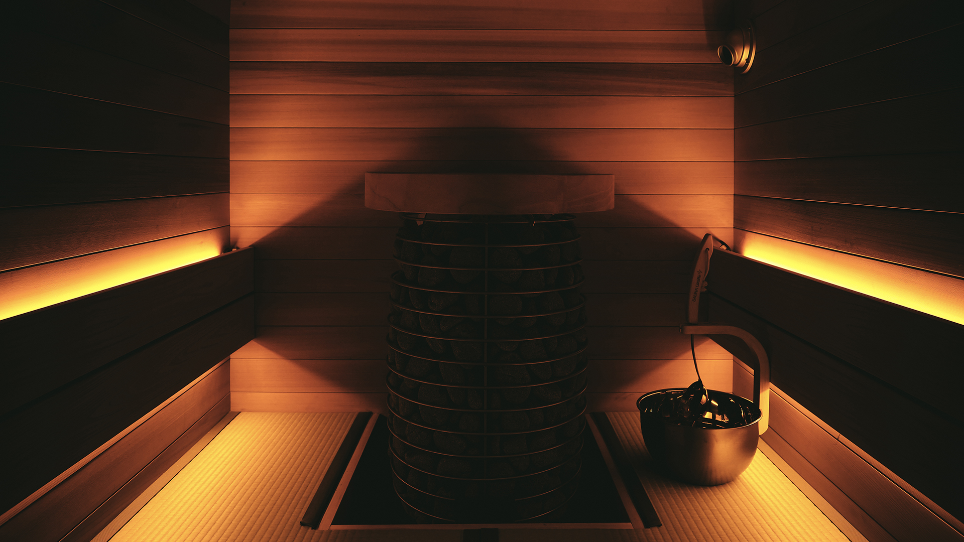 館内併設の個室サウナルーム（SAUNA Giraffe 天神）