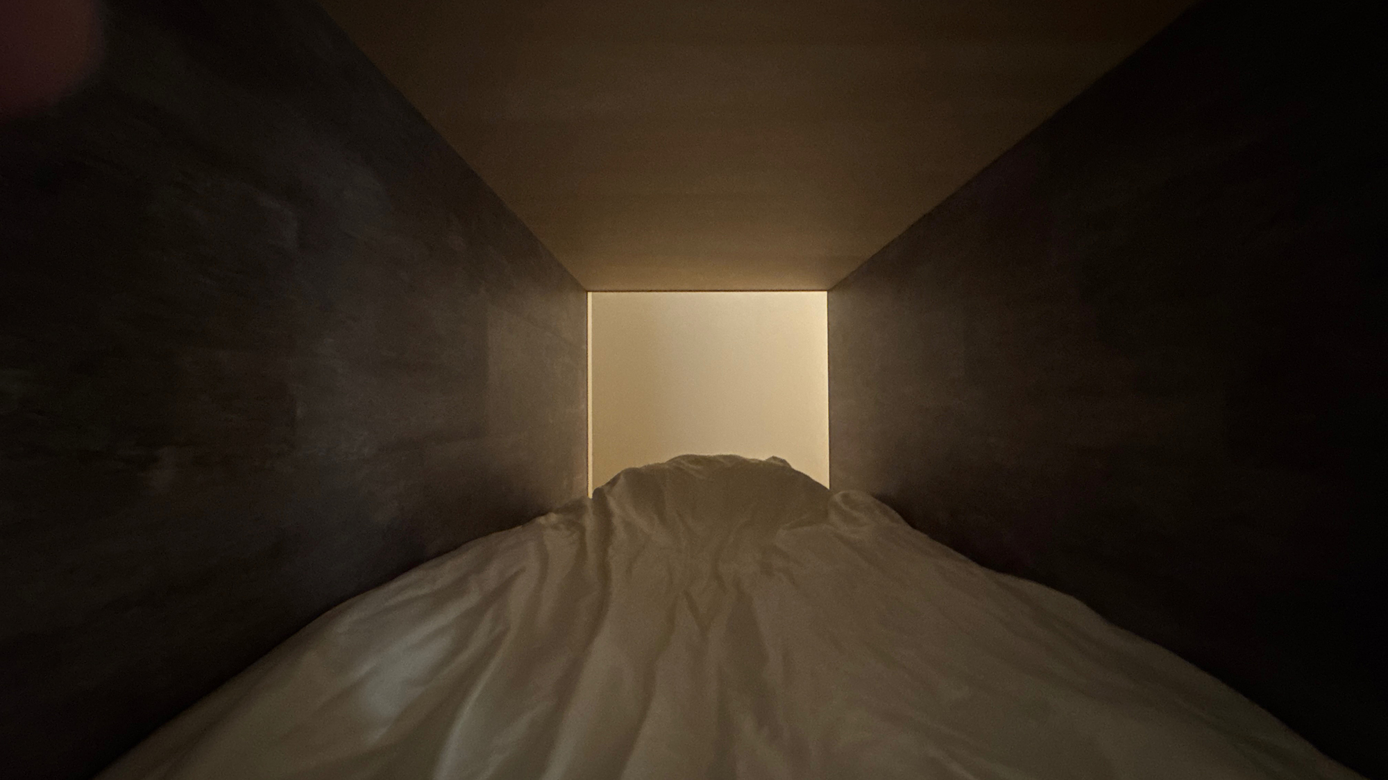 【館内】 寝室シングル　秘密基地のようなワクワク感