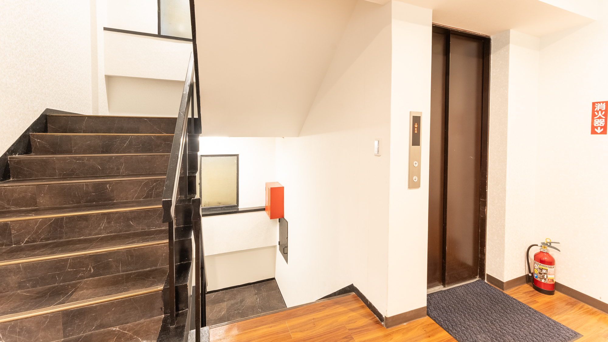 ホテル内エレベーター