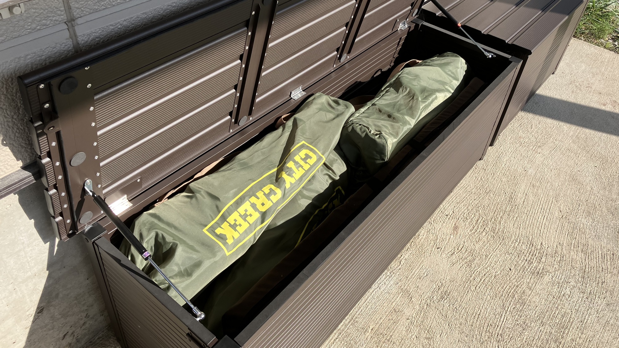 外庭で使えるテーブル・イスセット